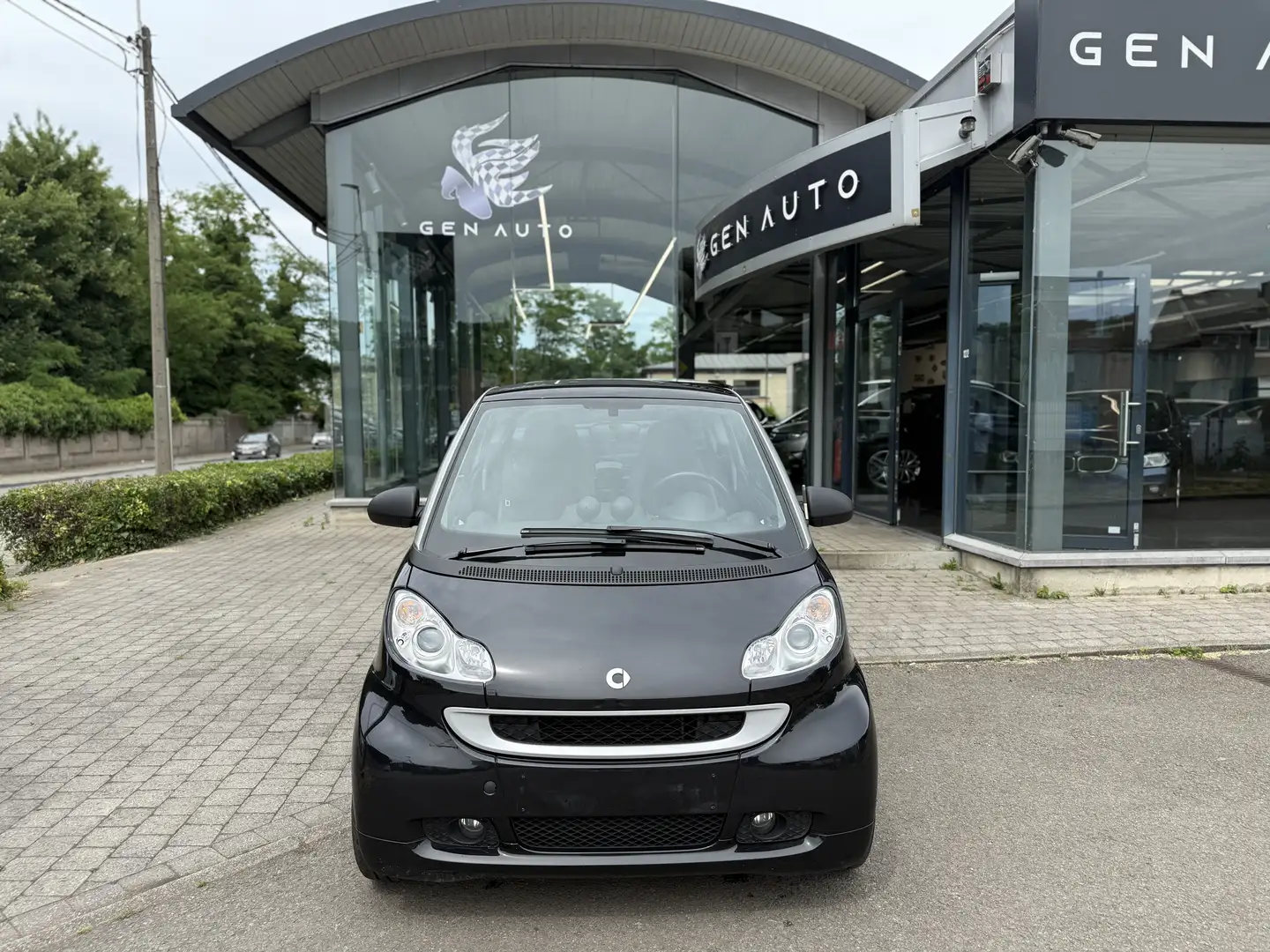 smart forTwo Coupe 1.0i Passion Siege Cuir Chauffant GPS PDC Zwart - 2