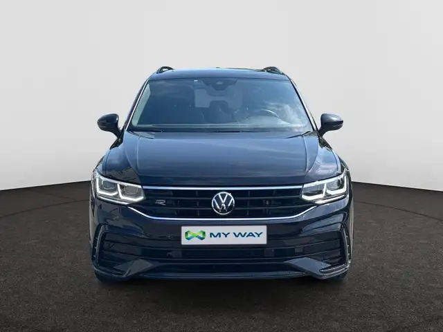 Volkswagen Tiguan view 3