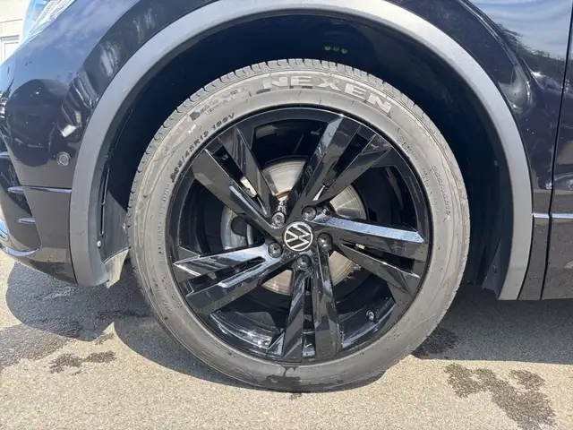 Volkswagen Tiguan view 5
