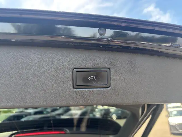 Volkswagen Tiguan view 4