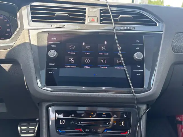Volkswagen Tiguan view 13