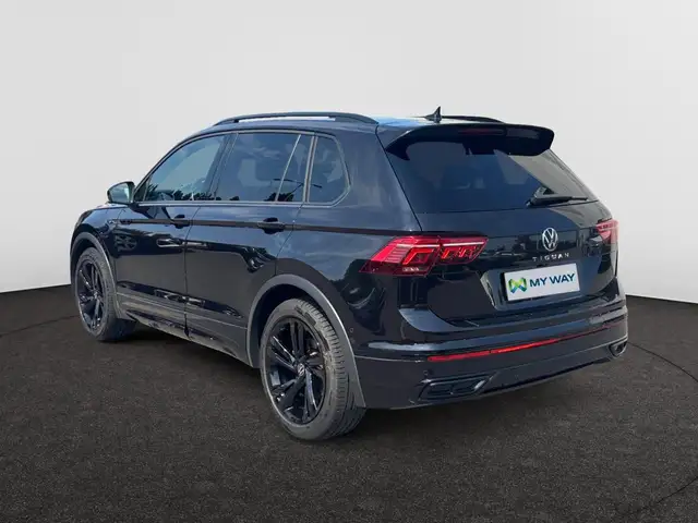 Volkswagen Tiguan view 2