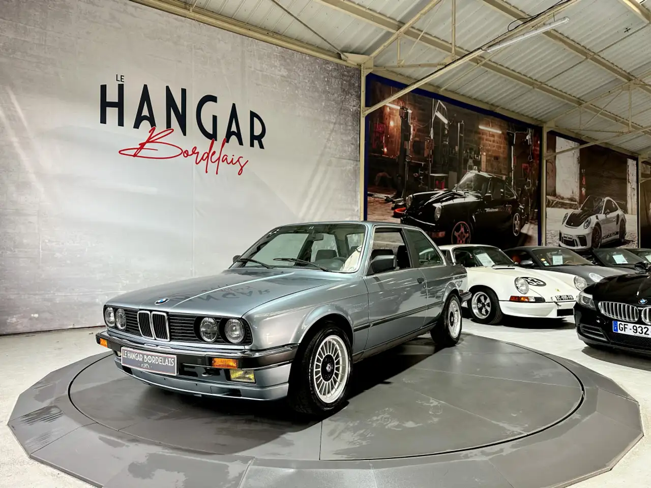 BMW 323