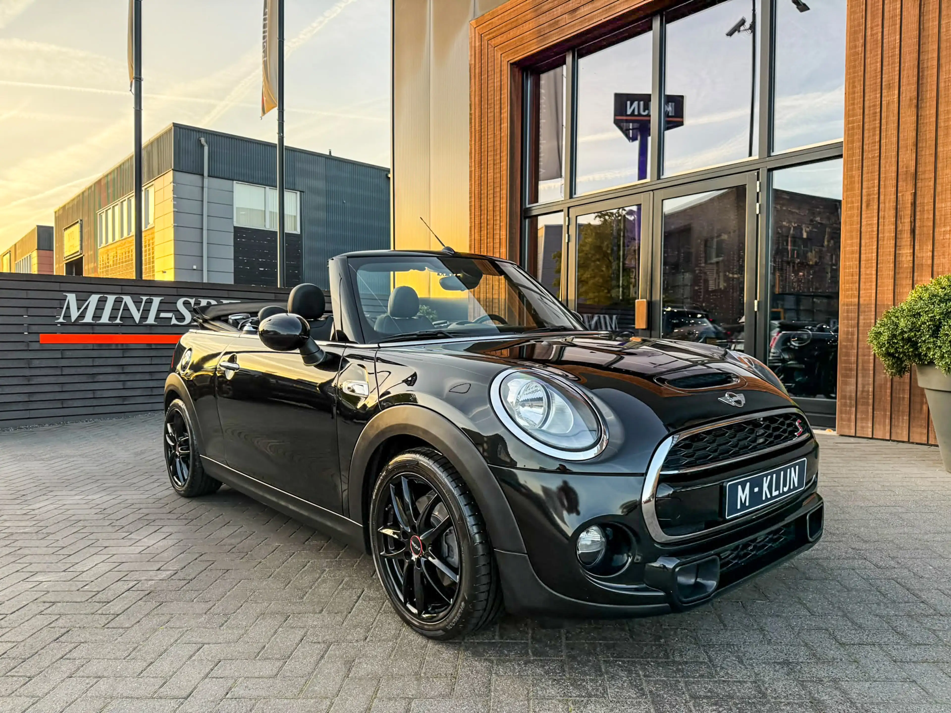 MINI Cooper S Cabrio 2.0 Chili Serious Business 192pk/Leer/Navi/Airco/T — photo 21