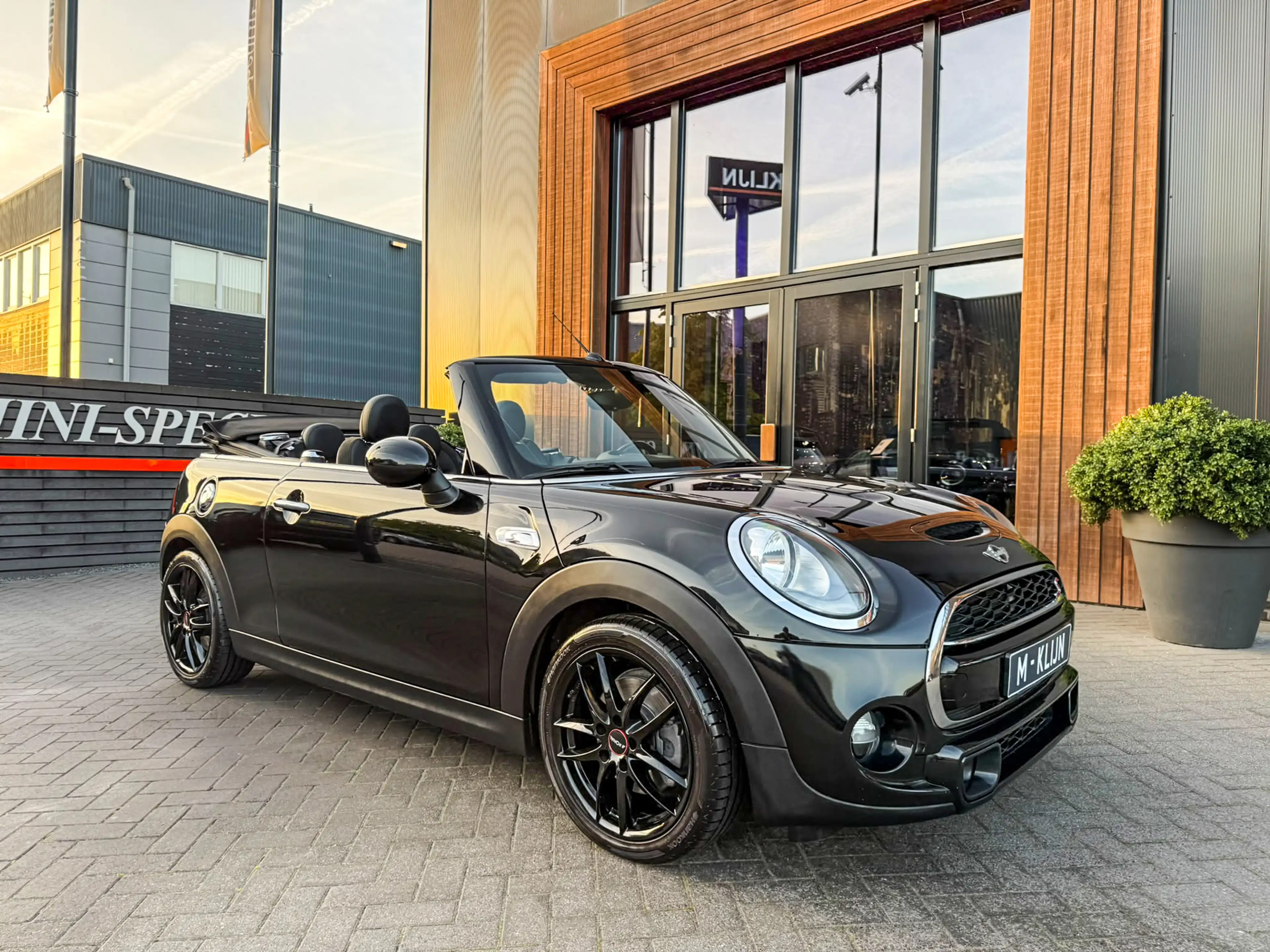 MINI Cooper S Cabrio 2.0 Chili Serious Business 192pk/Leer/Navi/Airco/T — photo 19