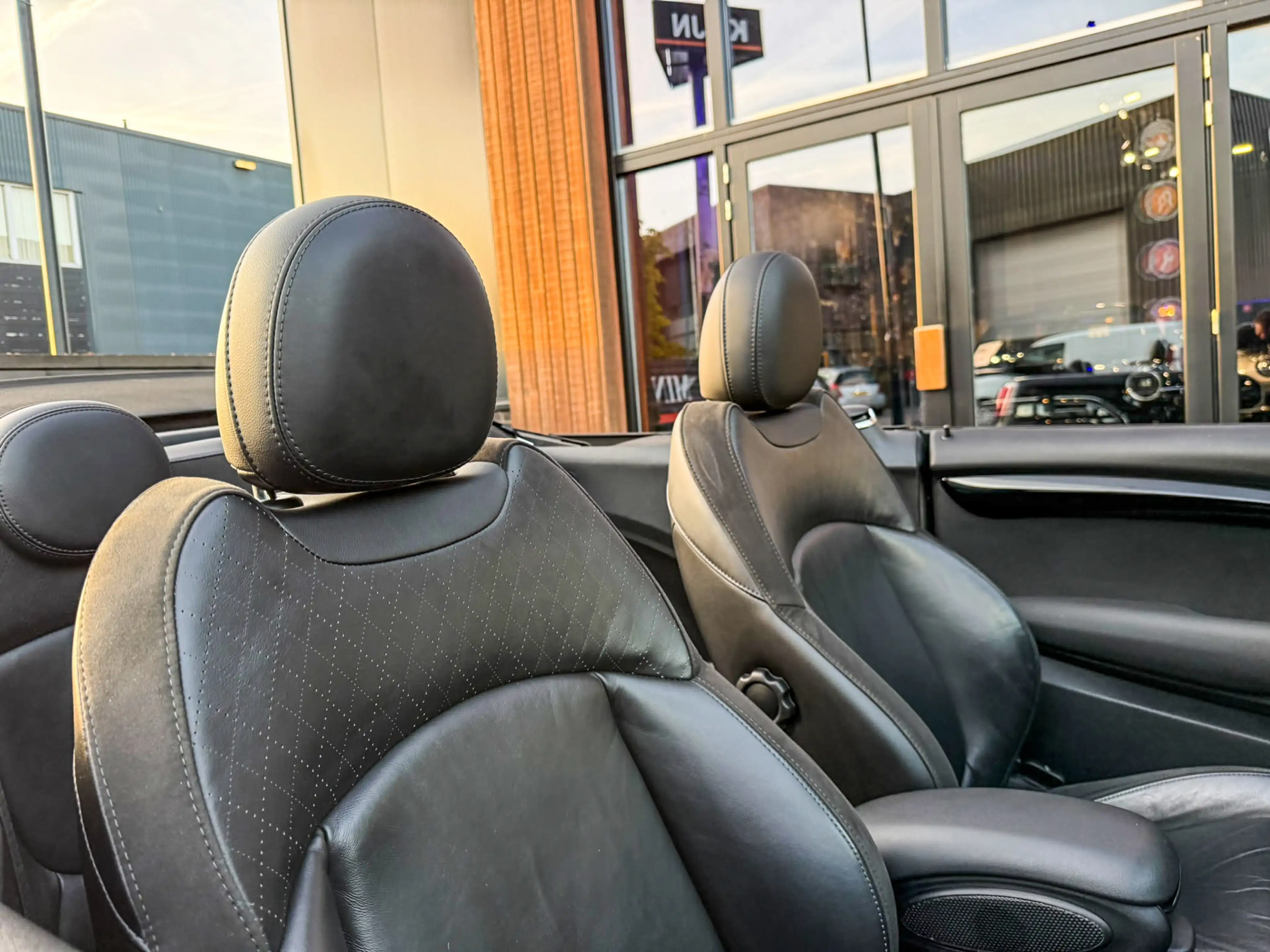 MINI Cooper S Cabrio 2.0 Chili Serious Business 192pk/Leer/Navi/Airco/T — photo 6