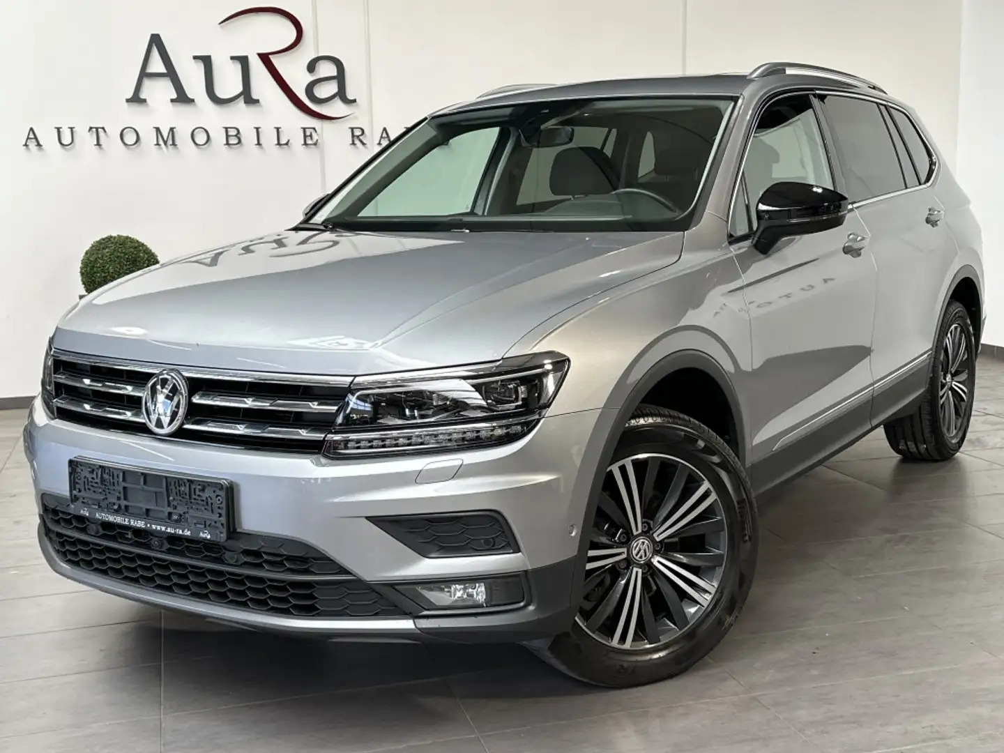 Volkswagen Tiguan Allspace 2.0 TDI DSG IQ NAV+LED+PANO+HUD Серебристый - 2