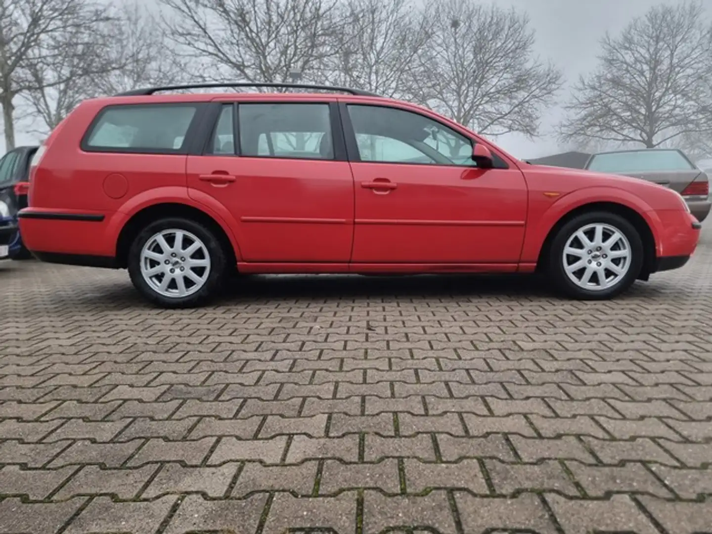 Ford Mondeo KOMBI/ TOURNIER 1,8 "FUTURA" 2.Hand Rood - 2