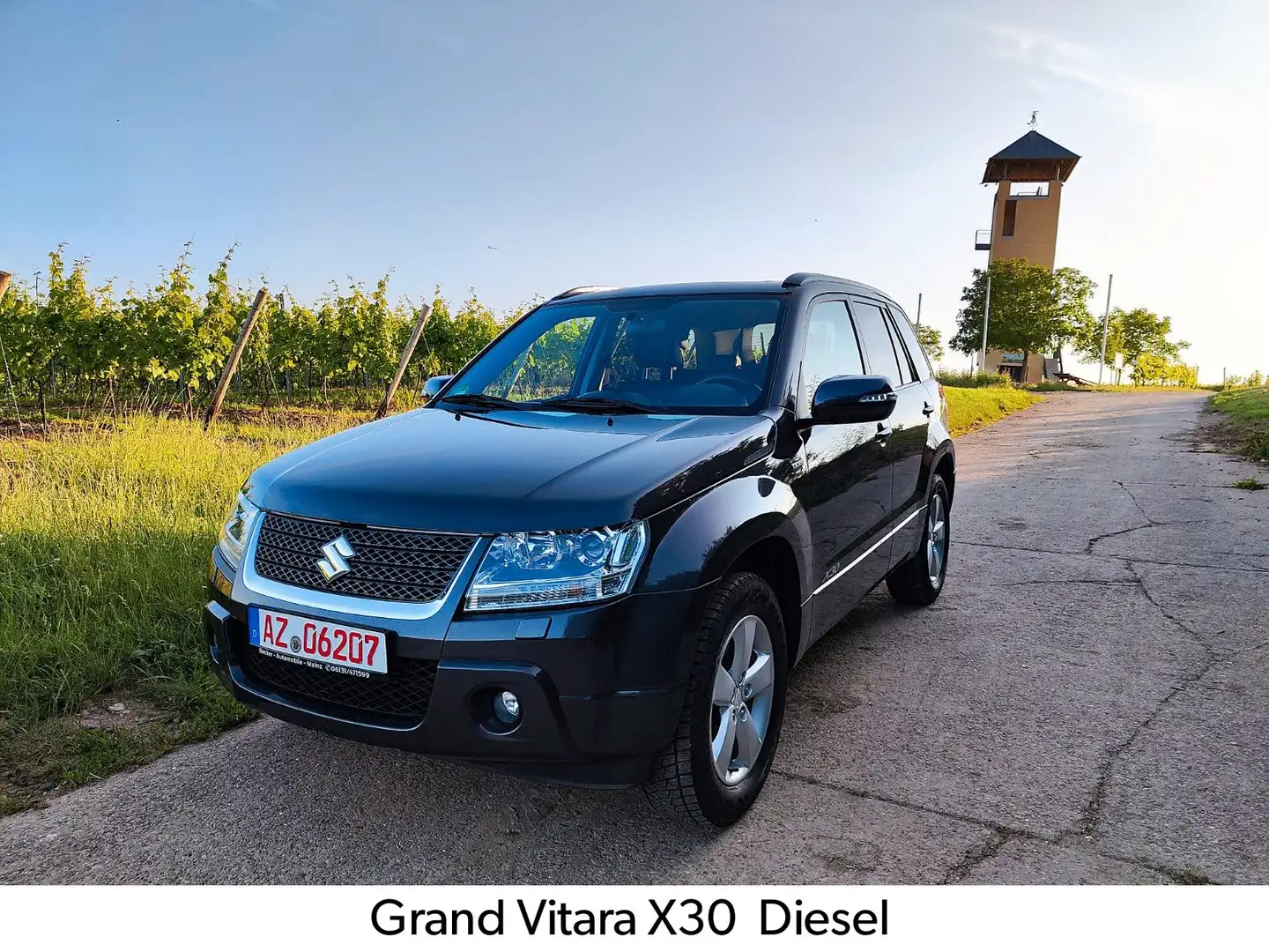 Suzuki Grand Vitara 1.9 DDiS X30 1 Hd nur 48 tkm TOP Grau - 1