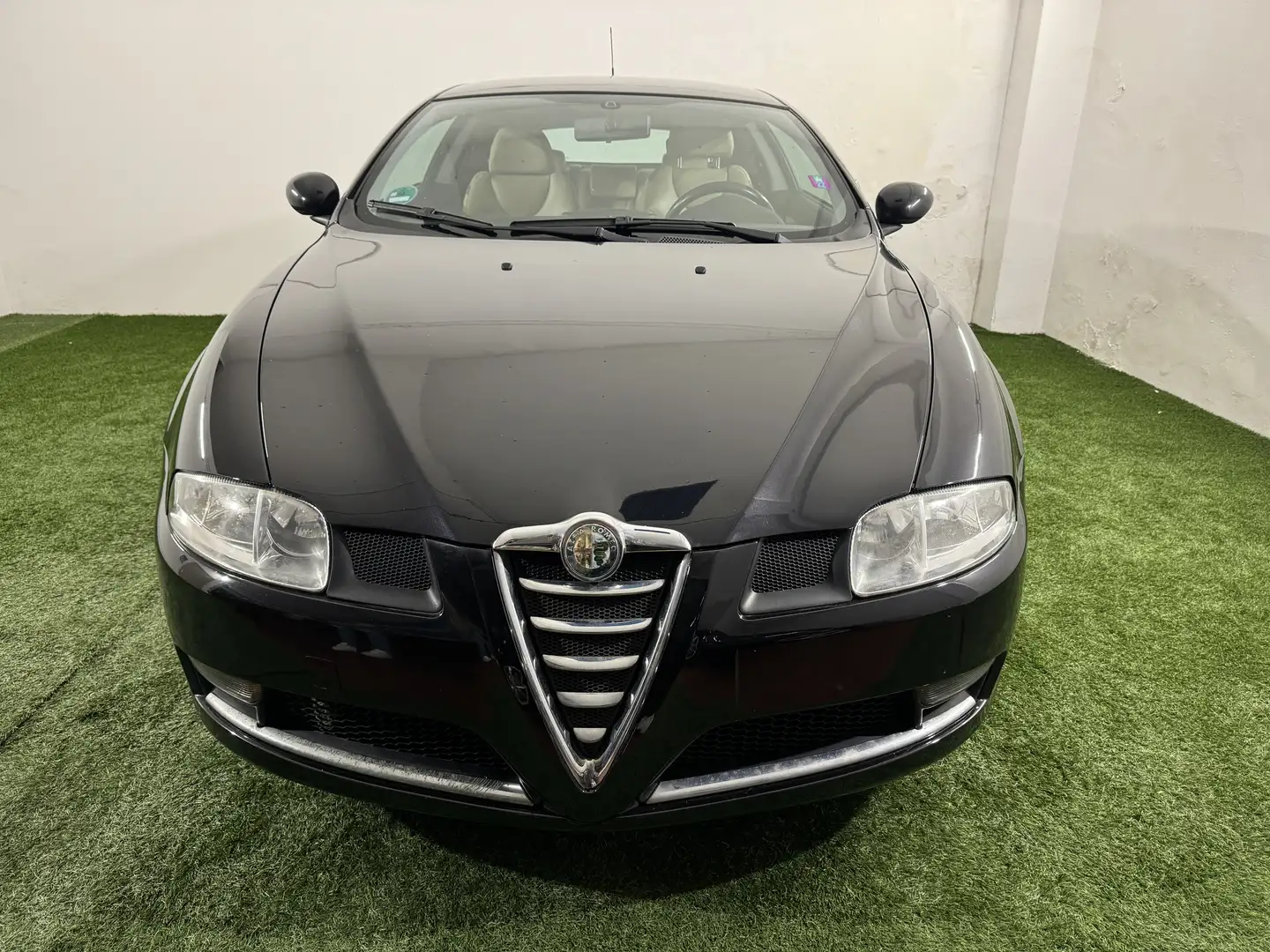 Alfa Romeo GT GT 1.8 ts Distinctive Disegno BERTONE Schwarz - 2