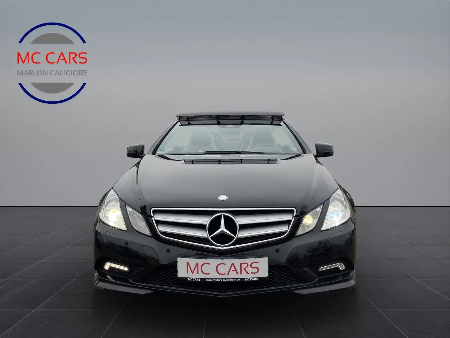 Mercedes-Benz E 350 Cabrio Sport-Paket (AMG / AMG-Line) Schwarz - 2