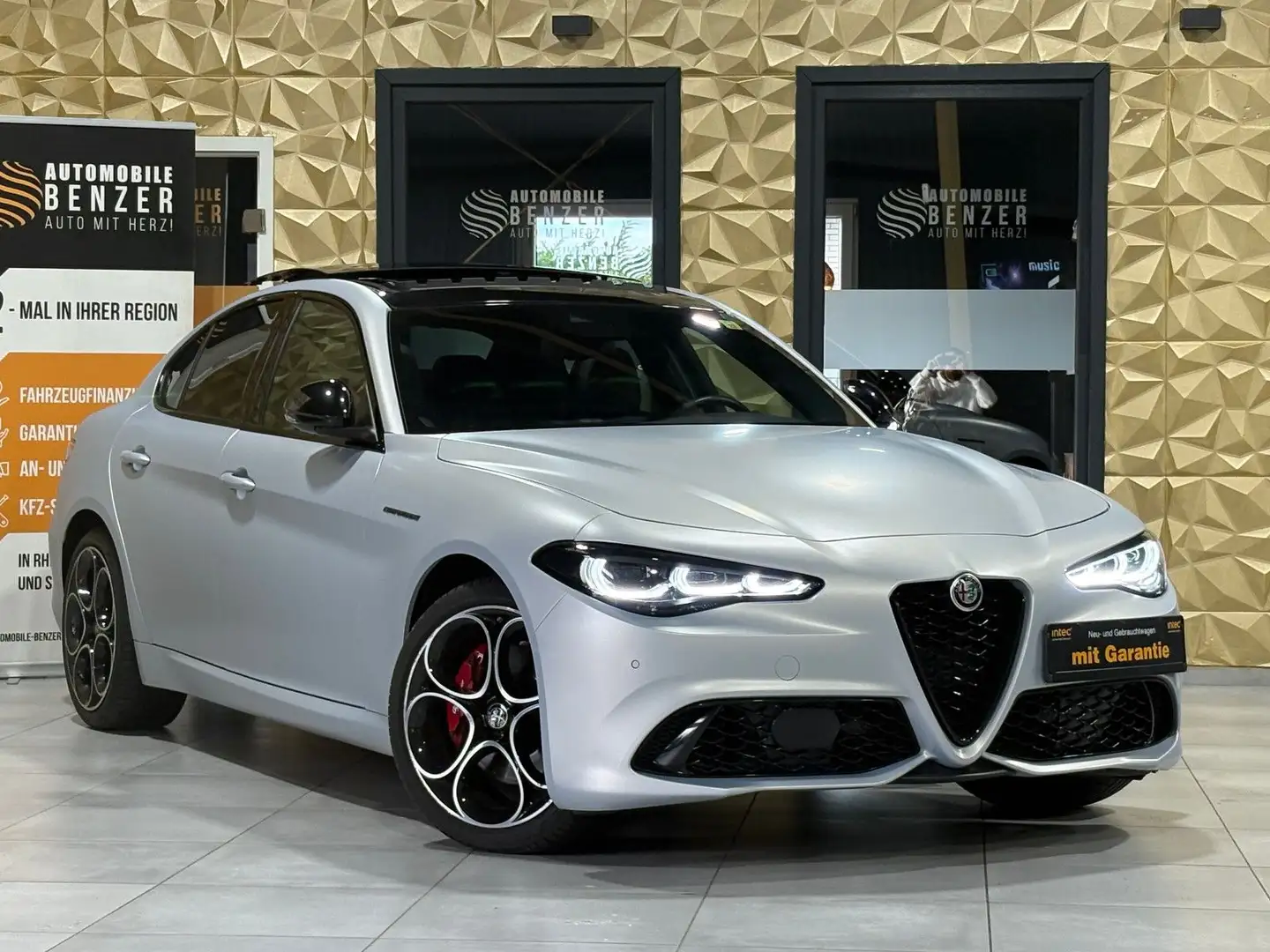 Alfa Romeo Giulia Competizione Q4/PANO/MEMORY/SOUND/ACC/KAM Grau - 2