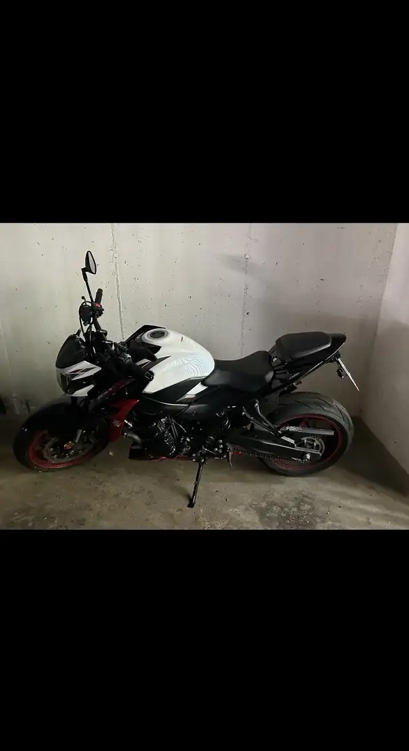 Suzuki GSX 750 GSX S750 - 2