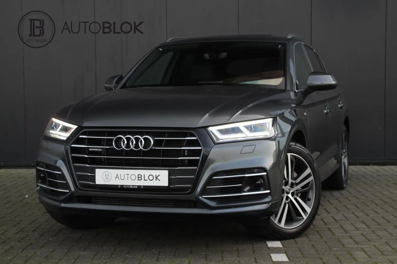 Audi Q5 55 TFSI e quattro Competition|Luchtvering|panorama - 1