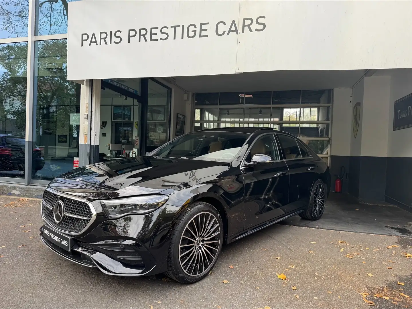 Mercedes-Benz E 450 Classe E 450 d 9G-Tronic 4MATIC AMG Line Zwart - 1