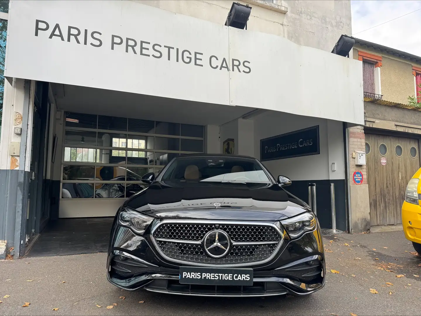 Mercedes-Benz E 450 Classe E 450 d 9G-Tronic 4MATIC AMG Line Zwart - 2
