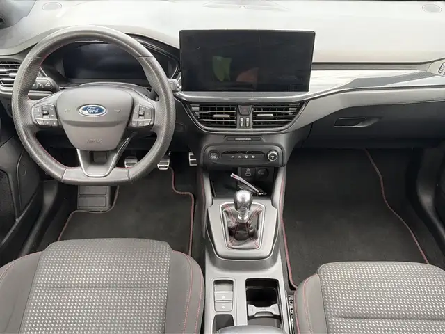 Ford Focus view 15