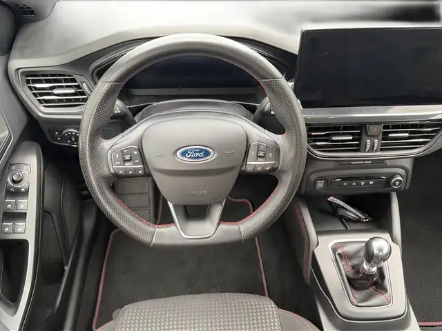 Ford Focus view 14