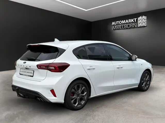 Ford Focus view 8