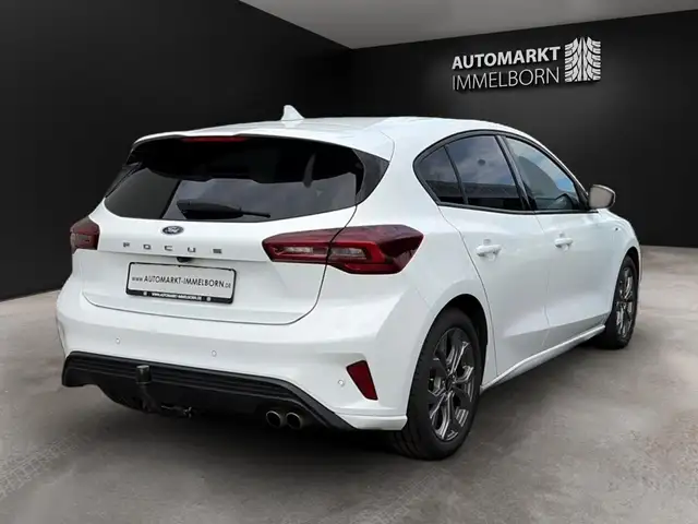 Ford Focus view 7