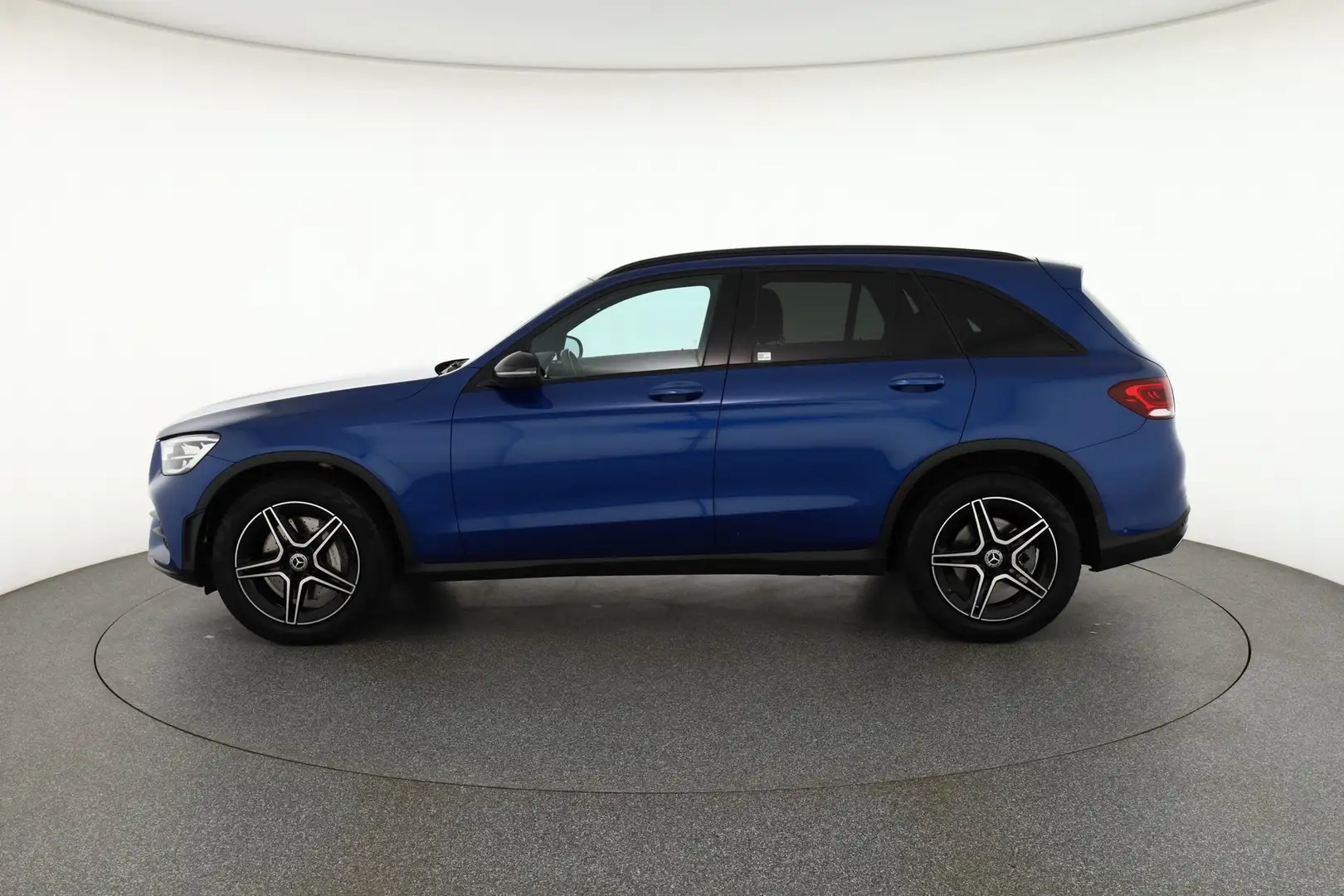 Mercedes-Benz GLC 300 AMG Line 4Matic LED AHK Kamera ACC Navi Blau - 2