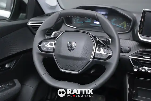 Peugeot 208 view 9