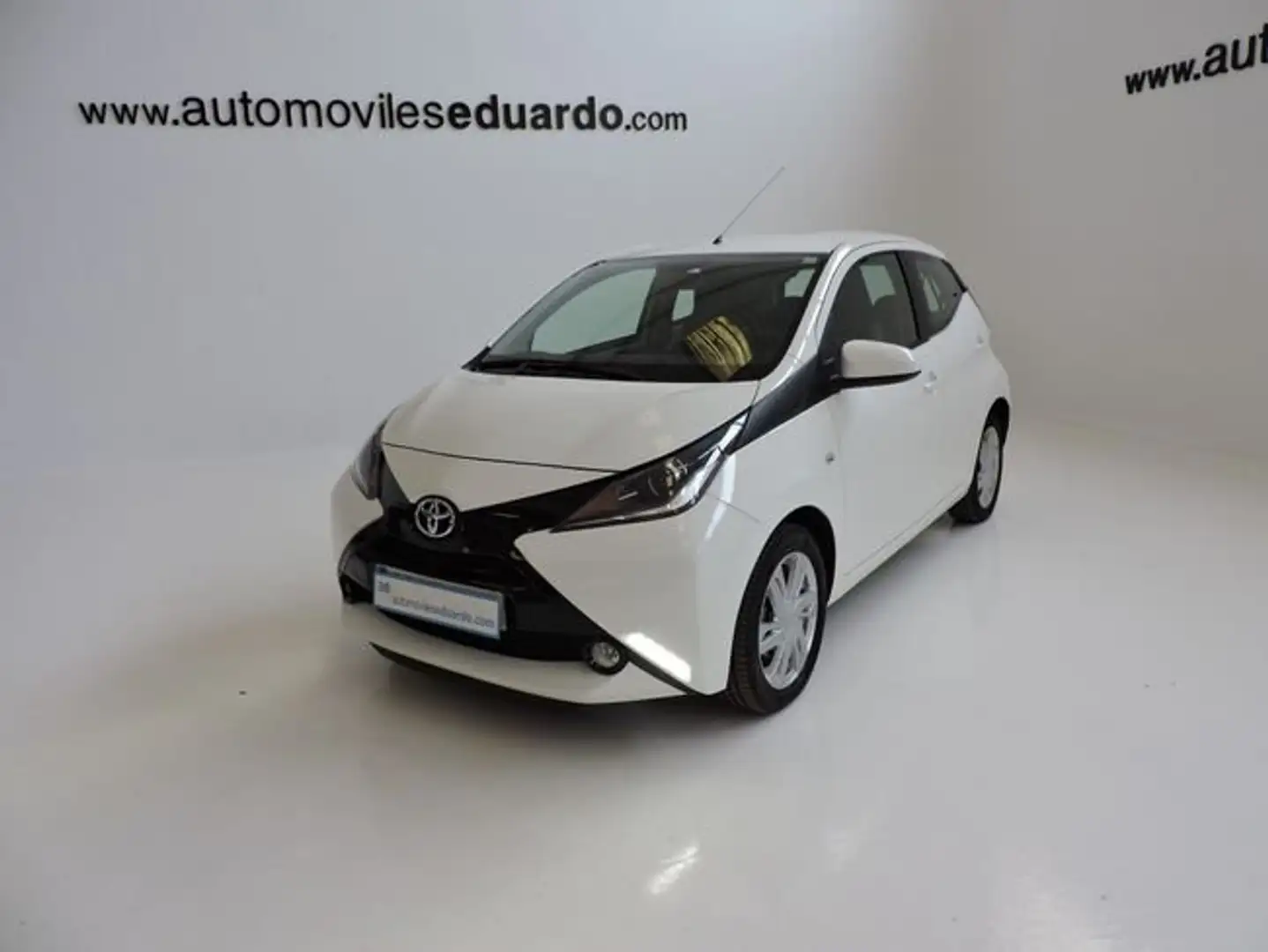 Toyota Aygo 70 x-play Blanco - 1