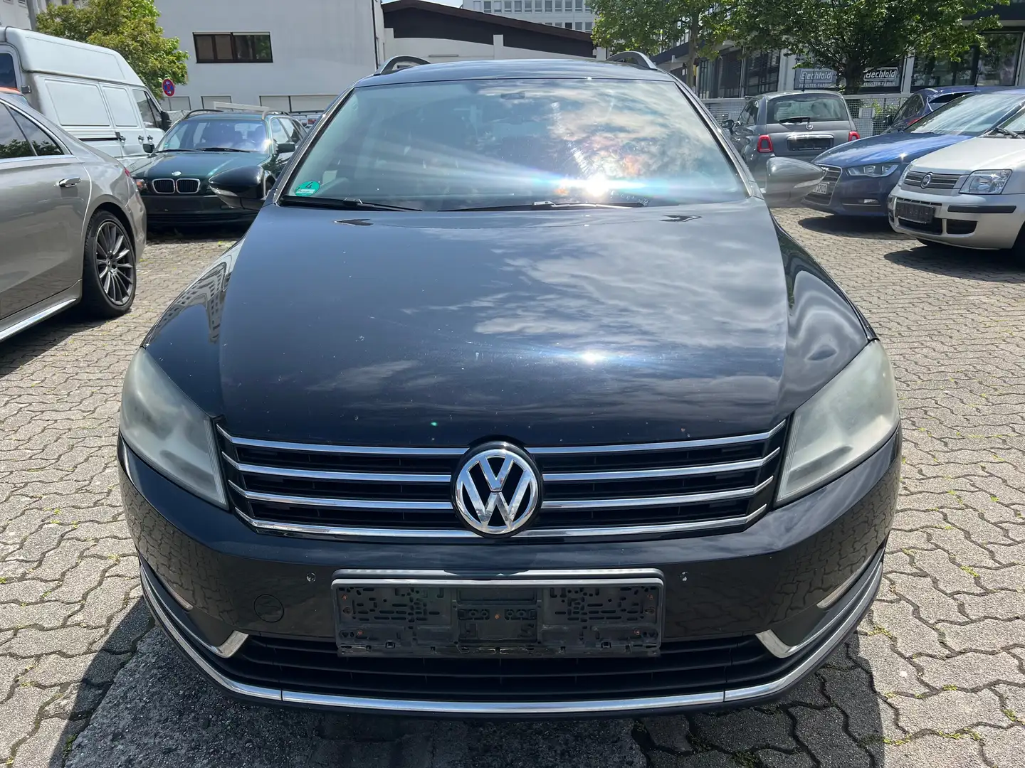 Volkswagen Passat Trendline Schwarz - 1