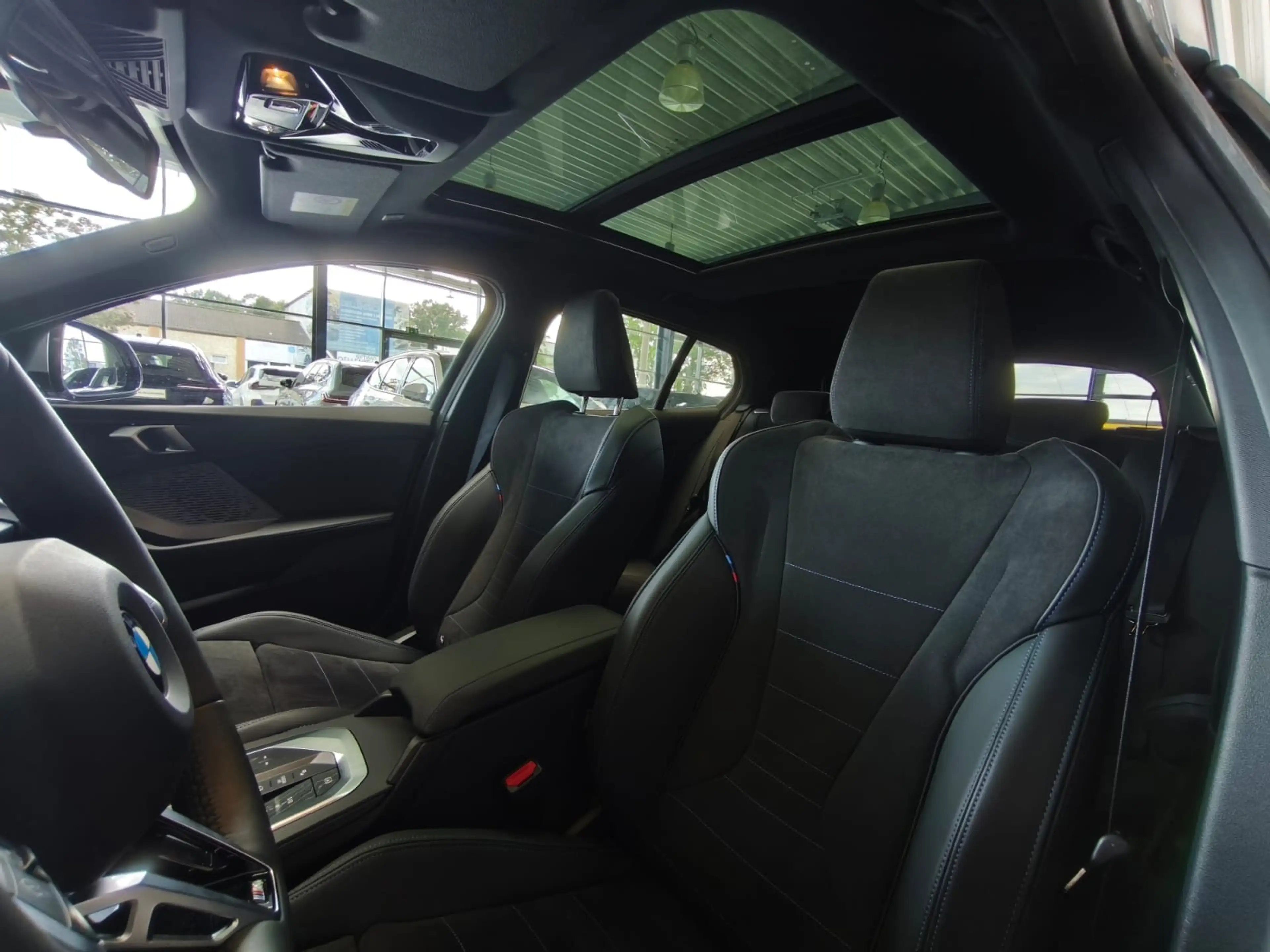 BMW 120 i M Sport Dr.As+/19"/ACC/PANO — photo 9