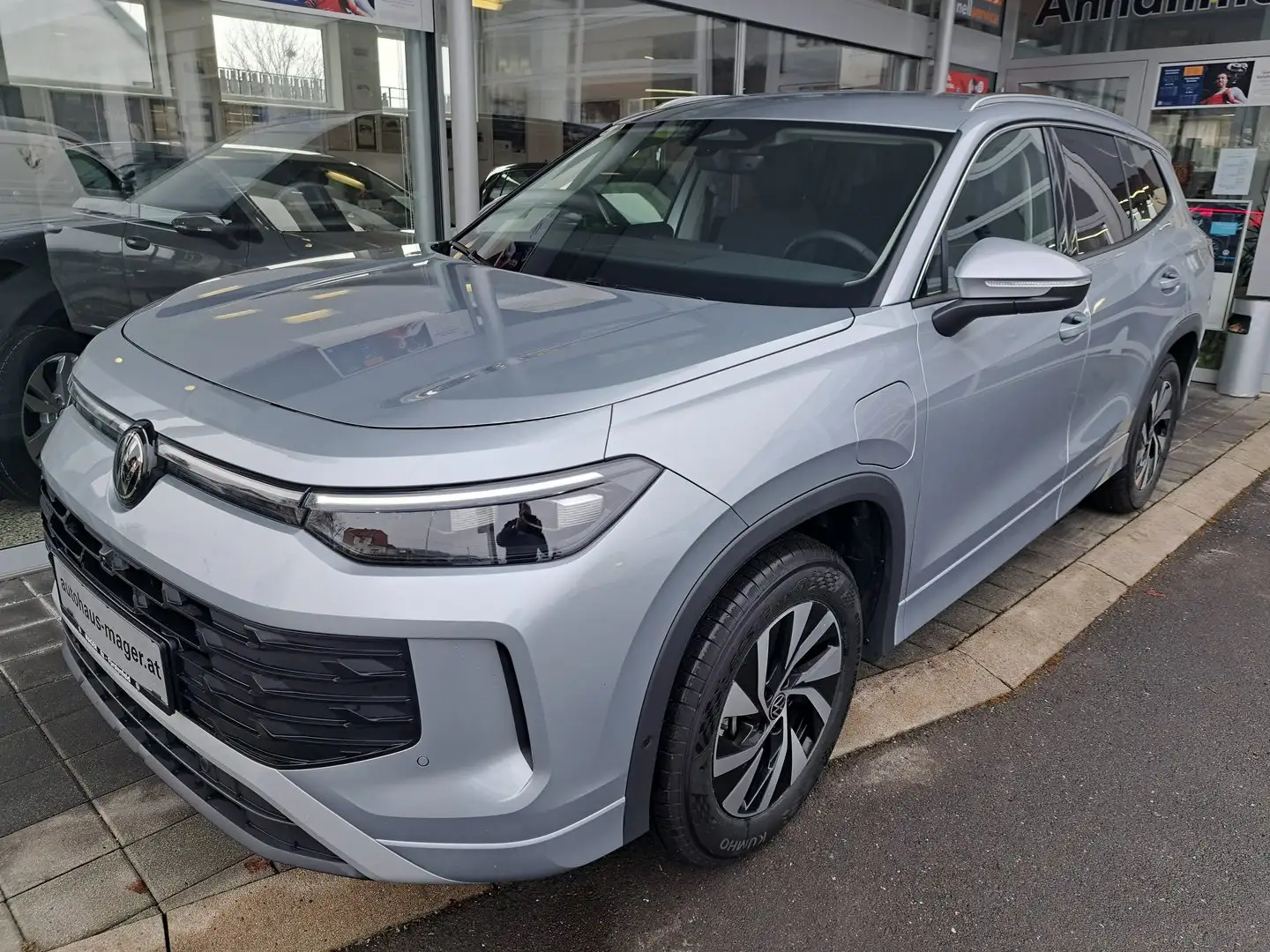 Volkswagen Tayron Friends eHybrid DSG 150kW Silber - 2