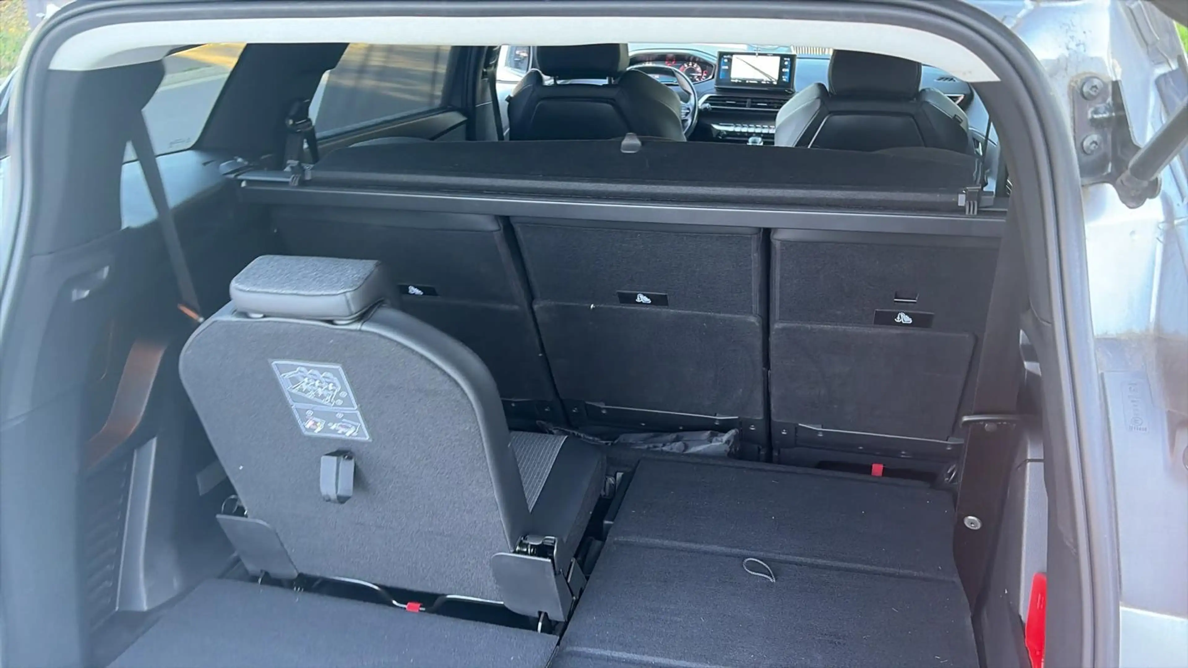 Peugeot 5008 5008 1.2 PureTech GT — photo 14