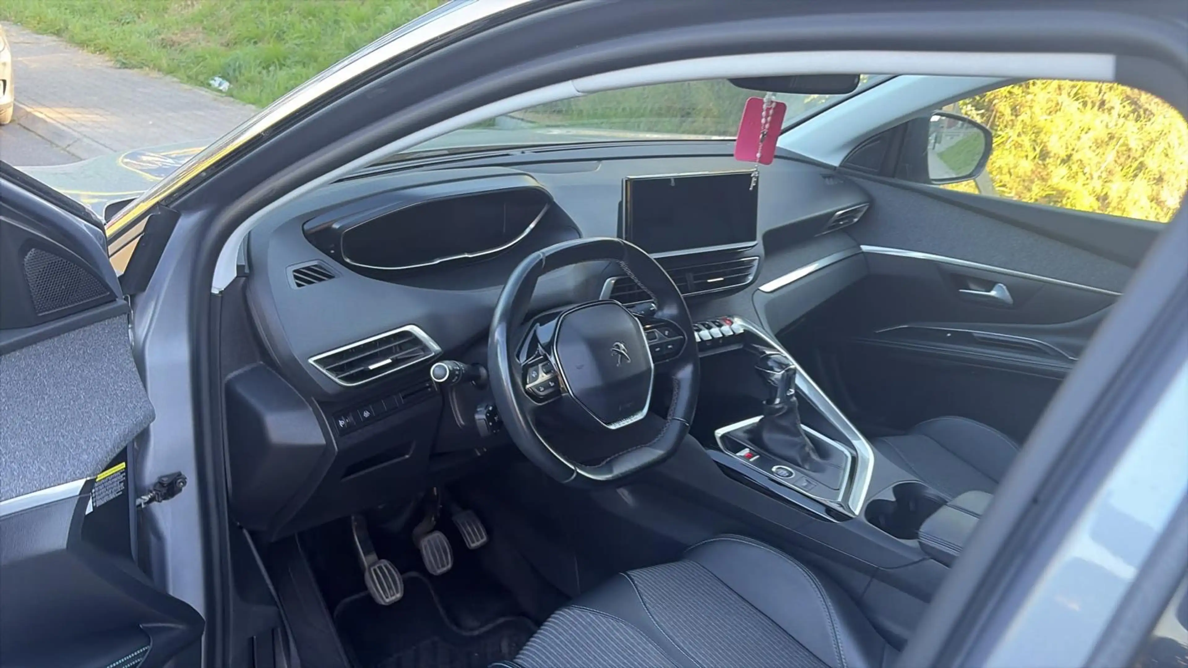Peugeot 5008 5008 1.2 PureTech GT — photo 6