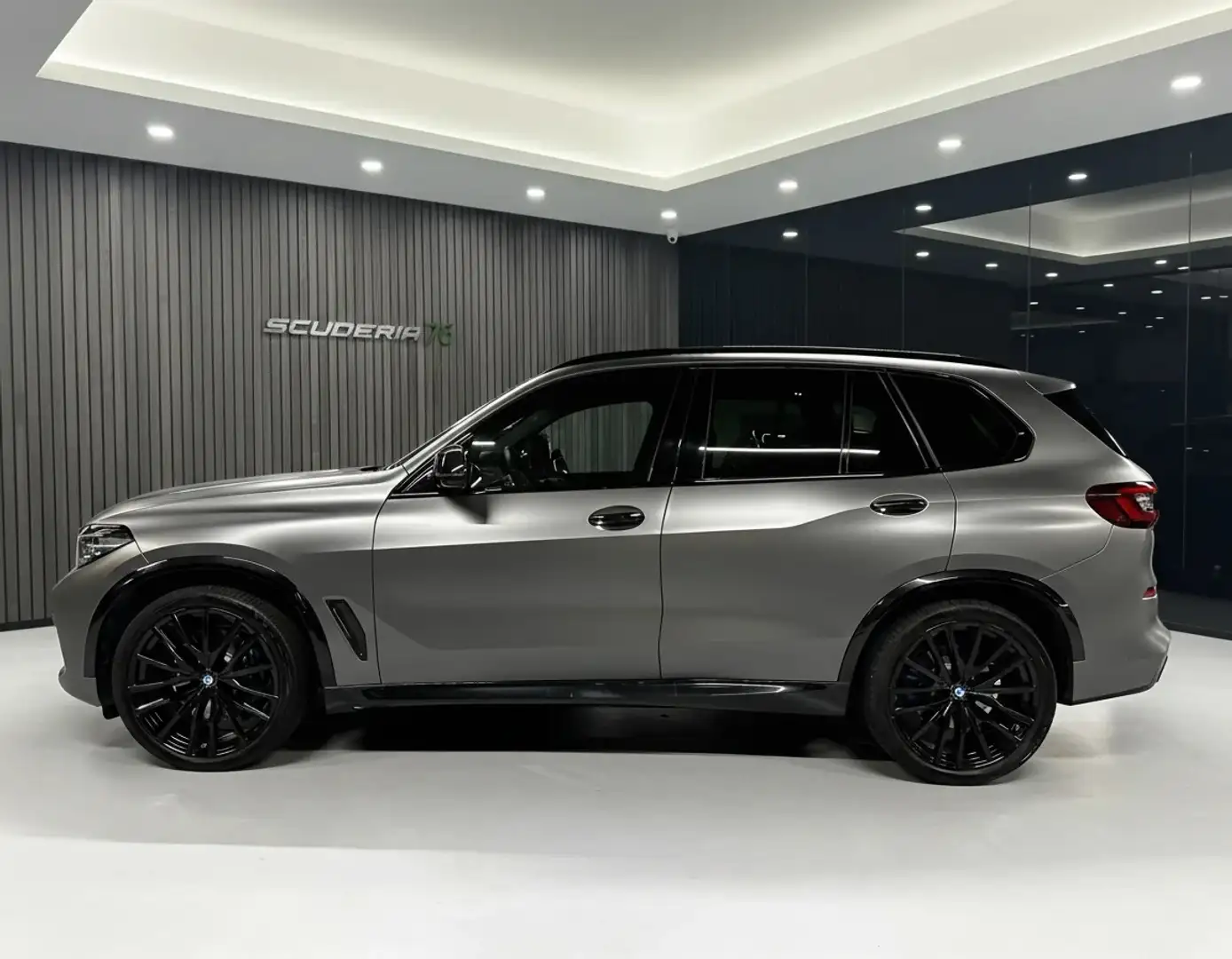 BMW X5 xdrive30d mhev 48V Msport Zwart - 2
