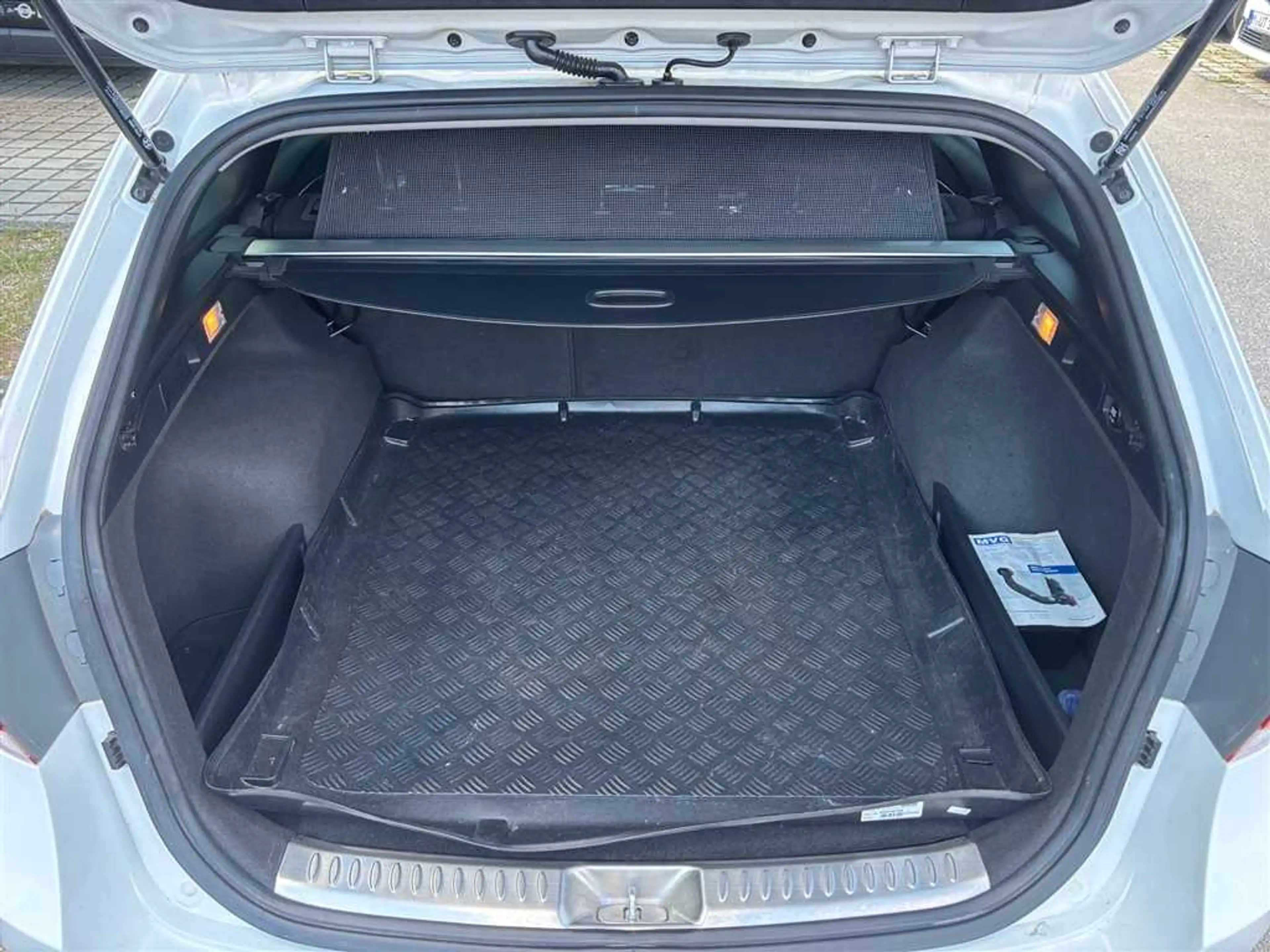 Hyundai i40 2.0 GDI Trend Klima, Sitzheiz., Lenkradheiz., — photo 9
