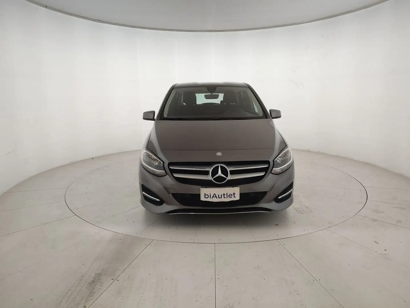 Mercedes-Benz B 180 B 180 d (cdi) Executive auto FL E6 siva - 2
