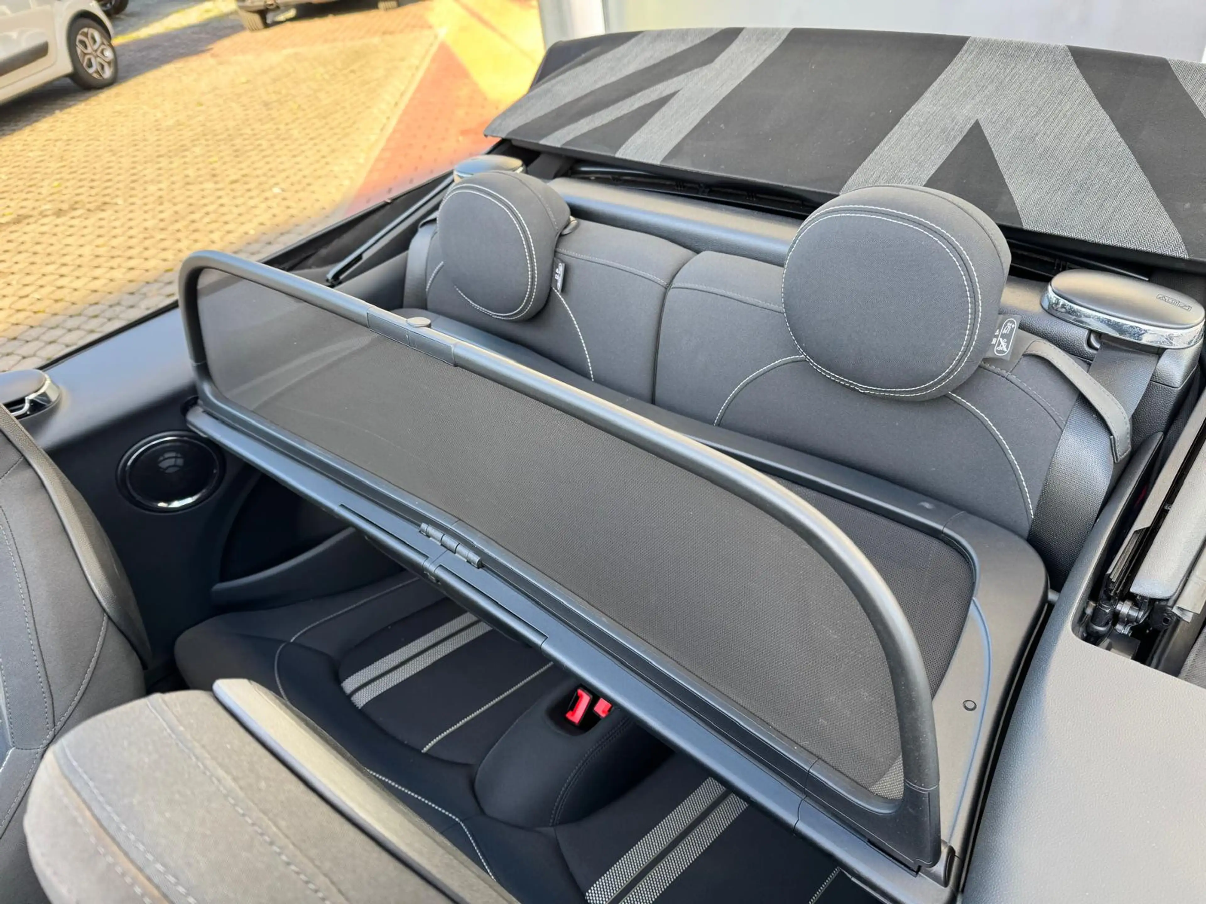 MINI John Cooper Works Cabrio Cooper S JCW Kamera Carplay Navi — photo 7