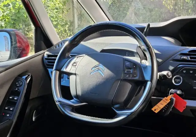 Citroen C4 Picasso view 14