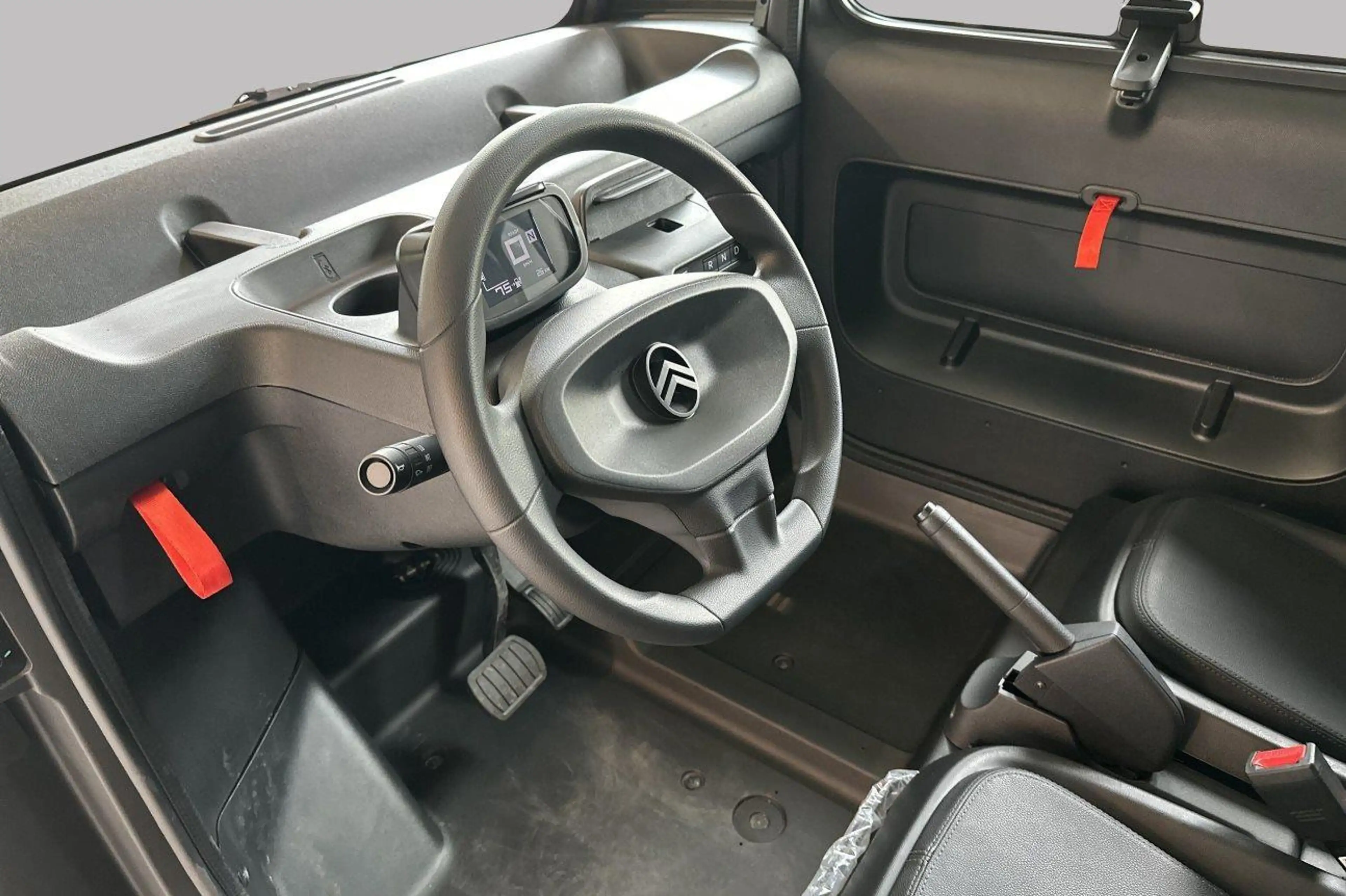 Citroen Ami DARK SIDE beperkte oplage — photo 9