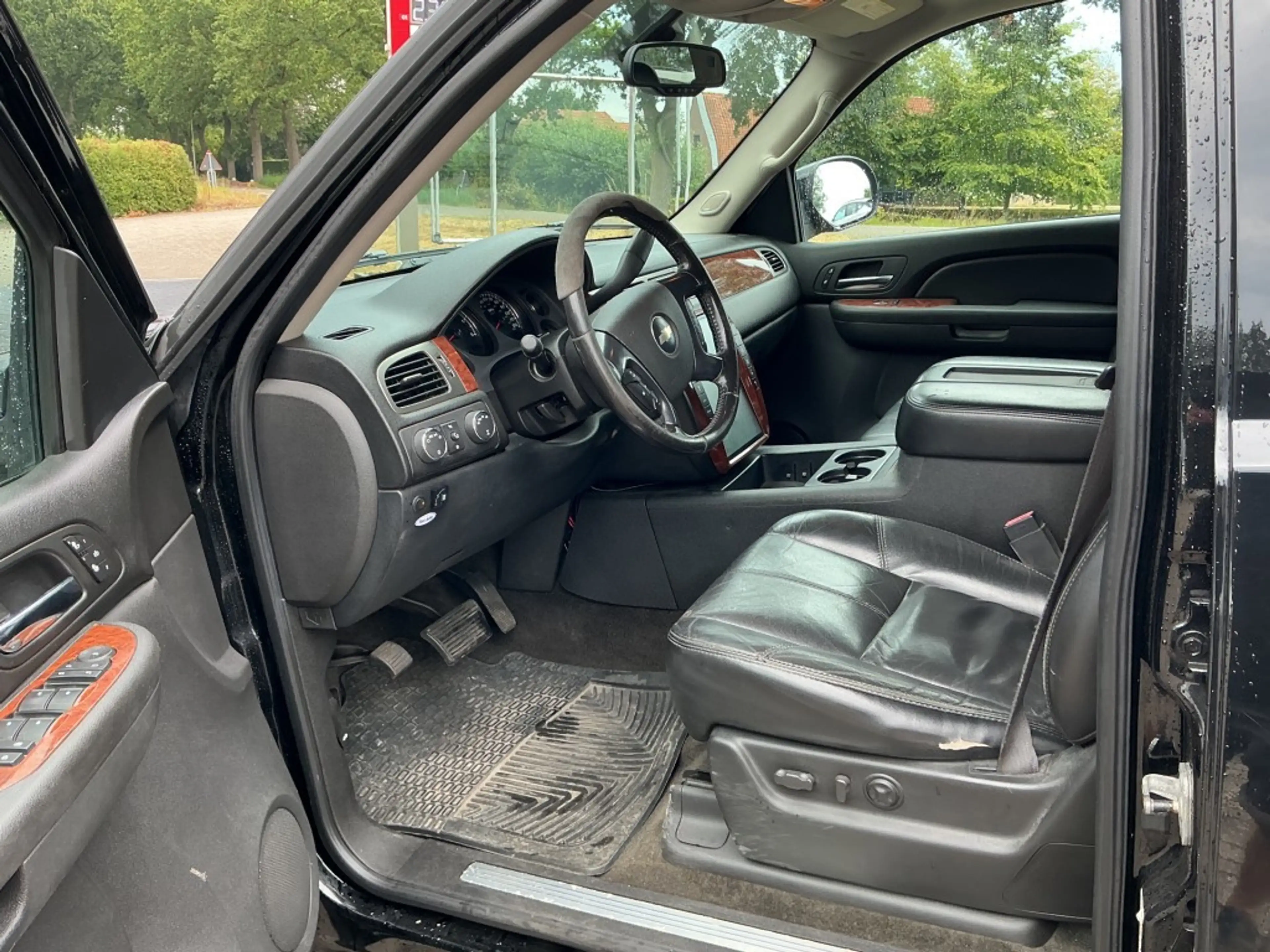 Chevrolet Avalanche - — photo 12