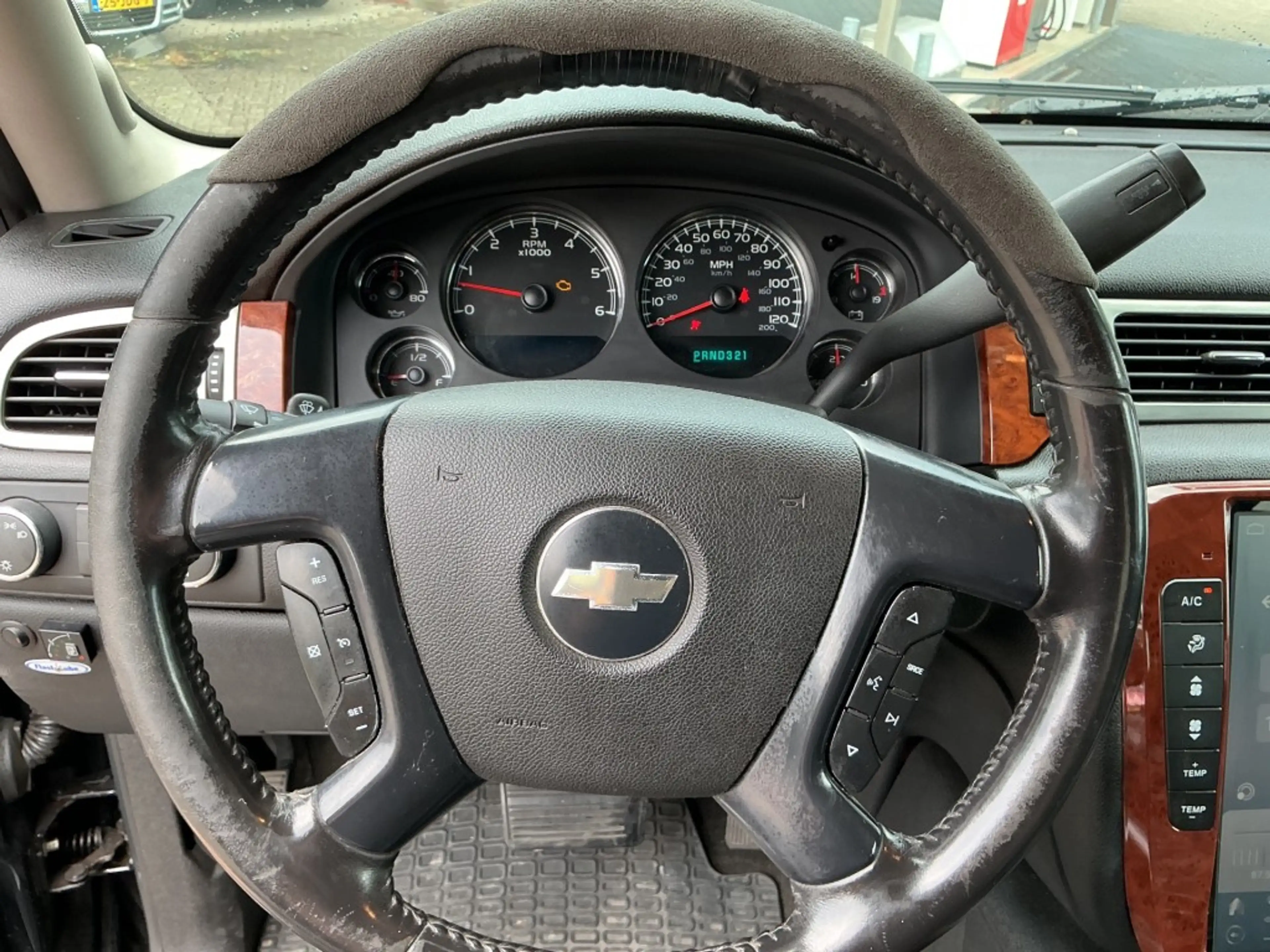 Chevrolet Avalanche - — photo 14