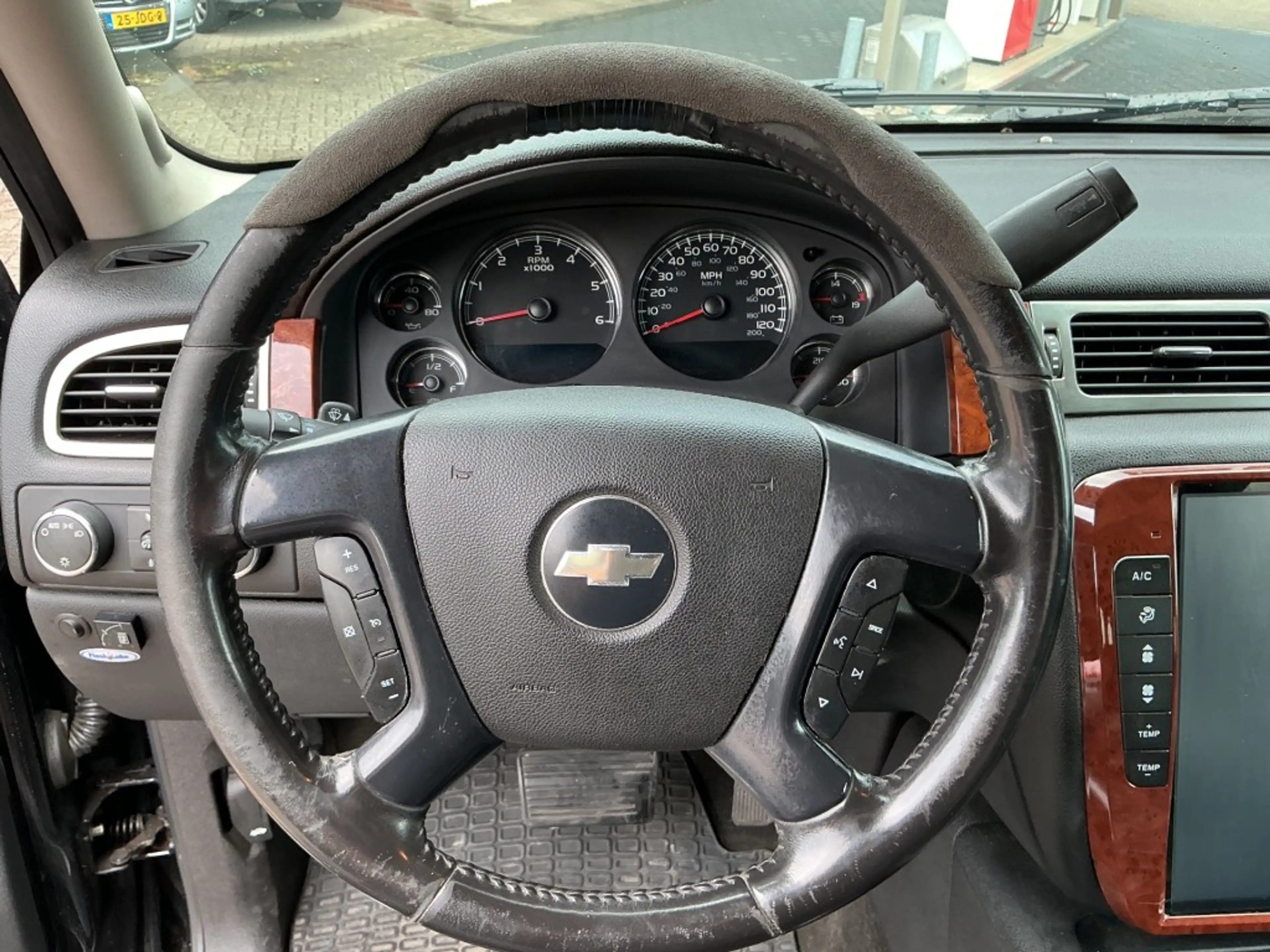 Chevrolet Avalanche - — photo 13