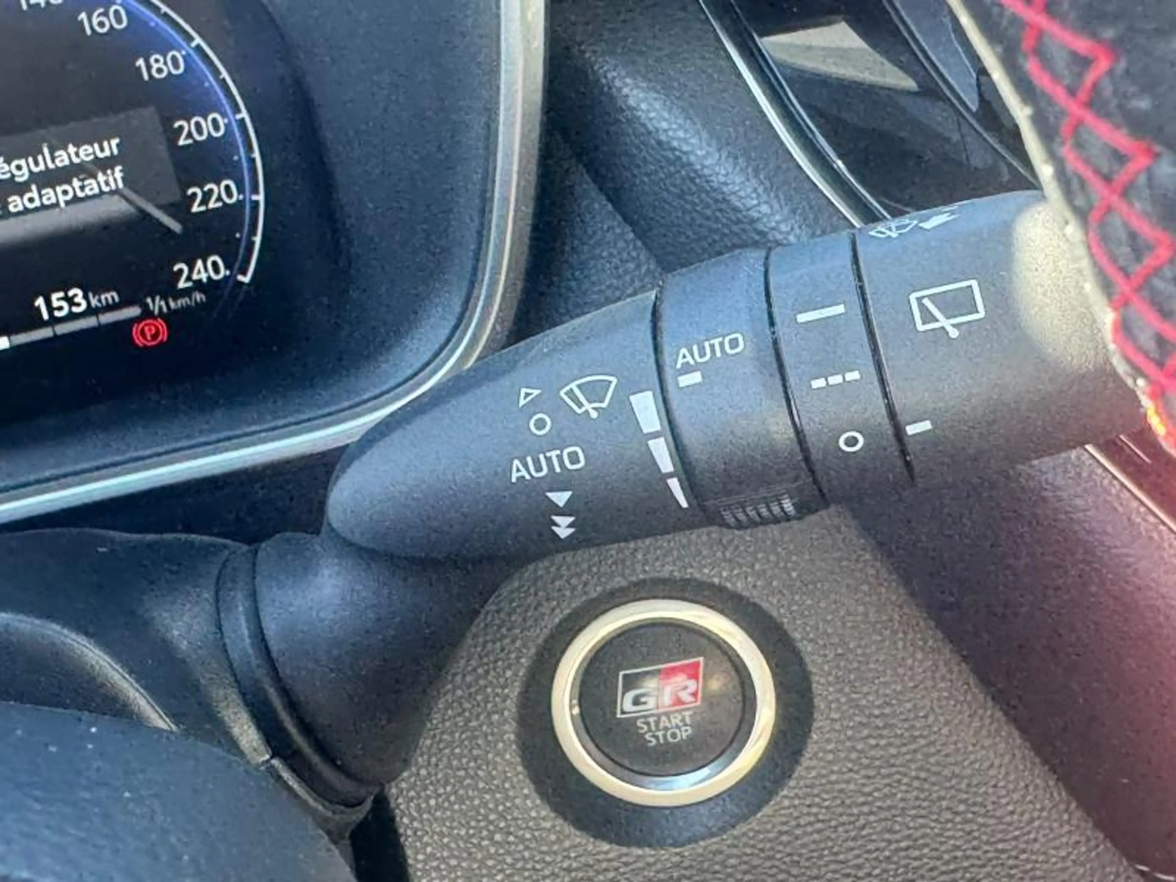 Toyota Corolla Touring Sports 1.8 Hybrid CVT GR Sport — photo 15