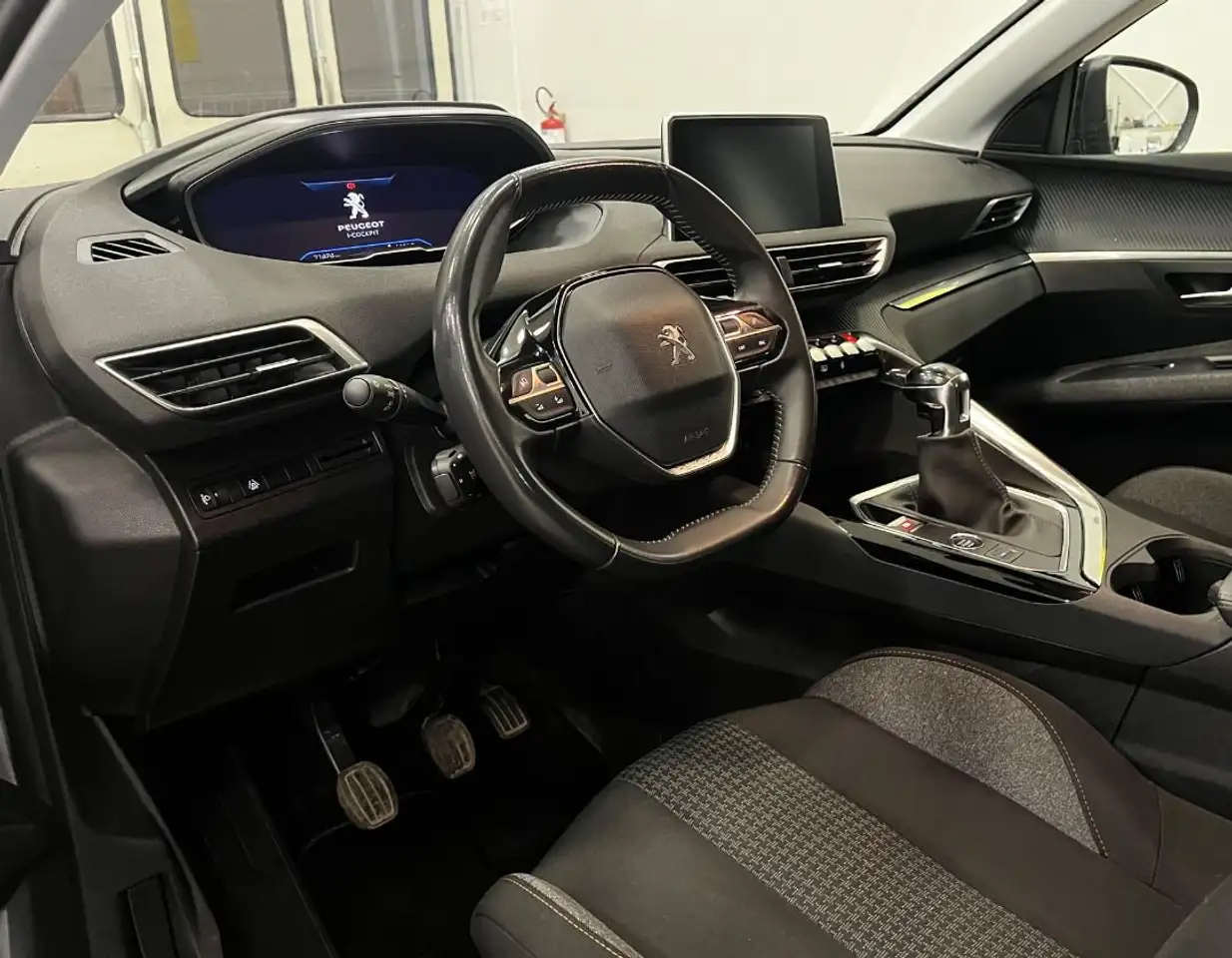 Peugeot 3008 BlueHDI 130 S&S Active Pack 10