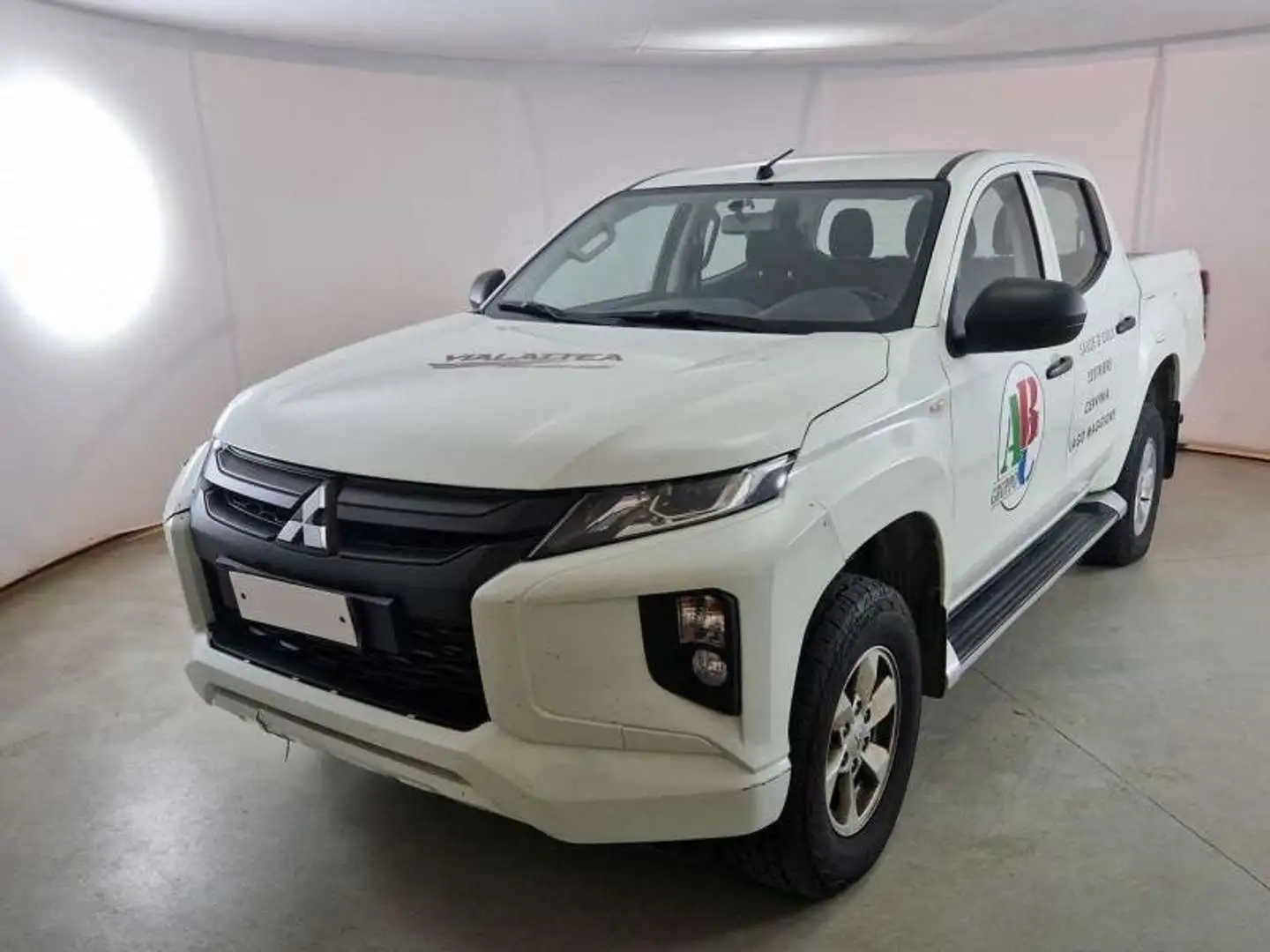 Mitsubishi L200 L200 d.cab 2.3d Invite Connect 4wd 150cv - GF126CA Bianco - 2