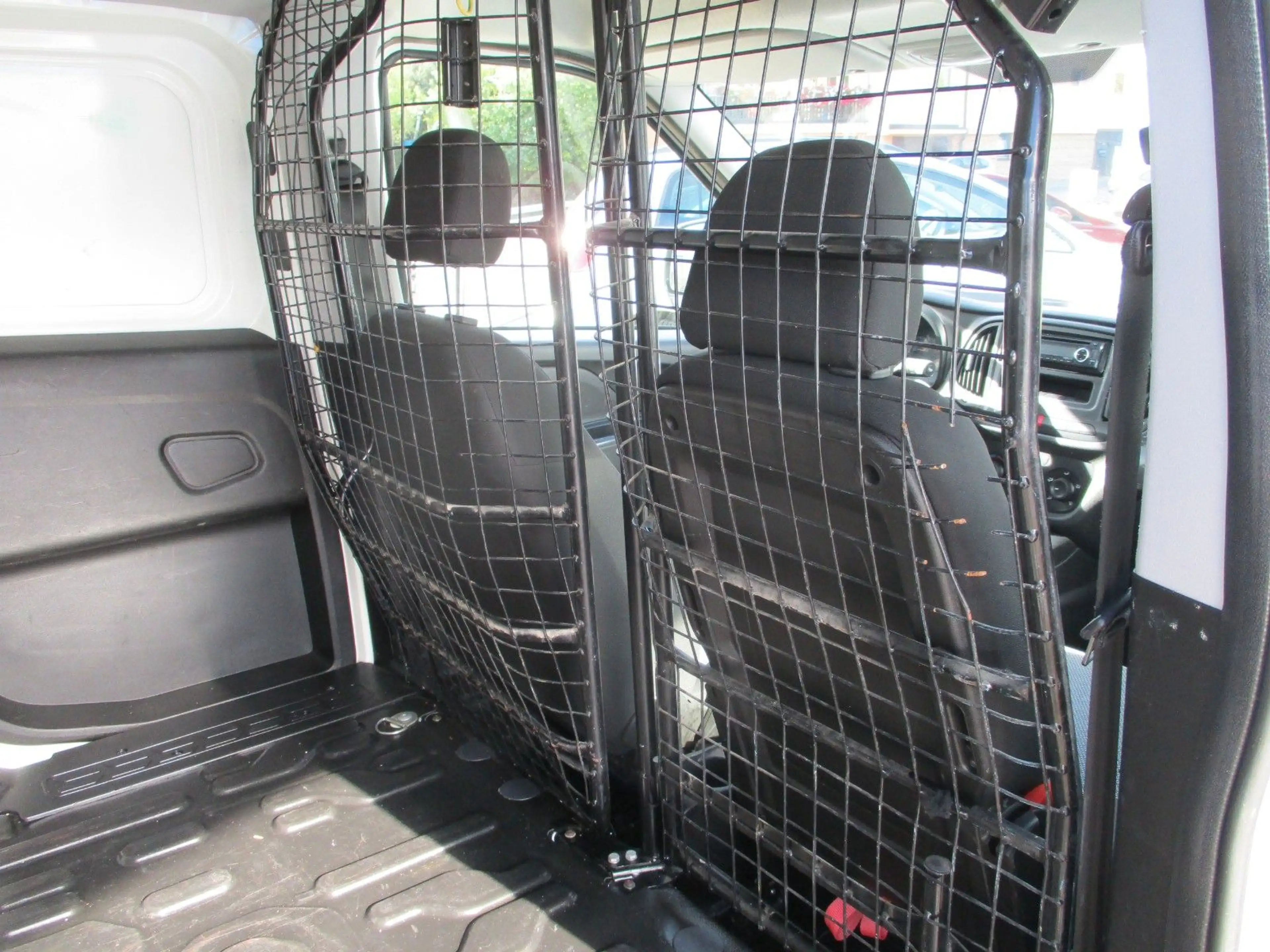 Fiat Doblo Doblò Basis Kasten+Trenngitter+HU neu — photo 14