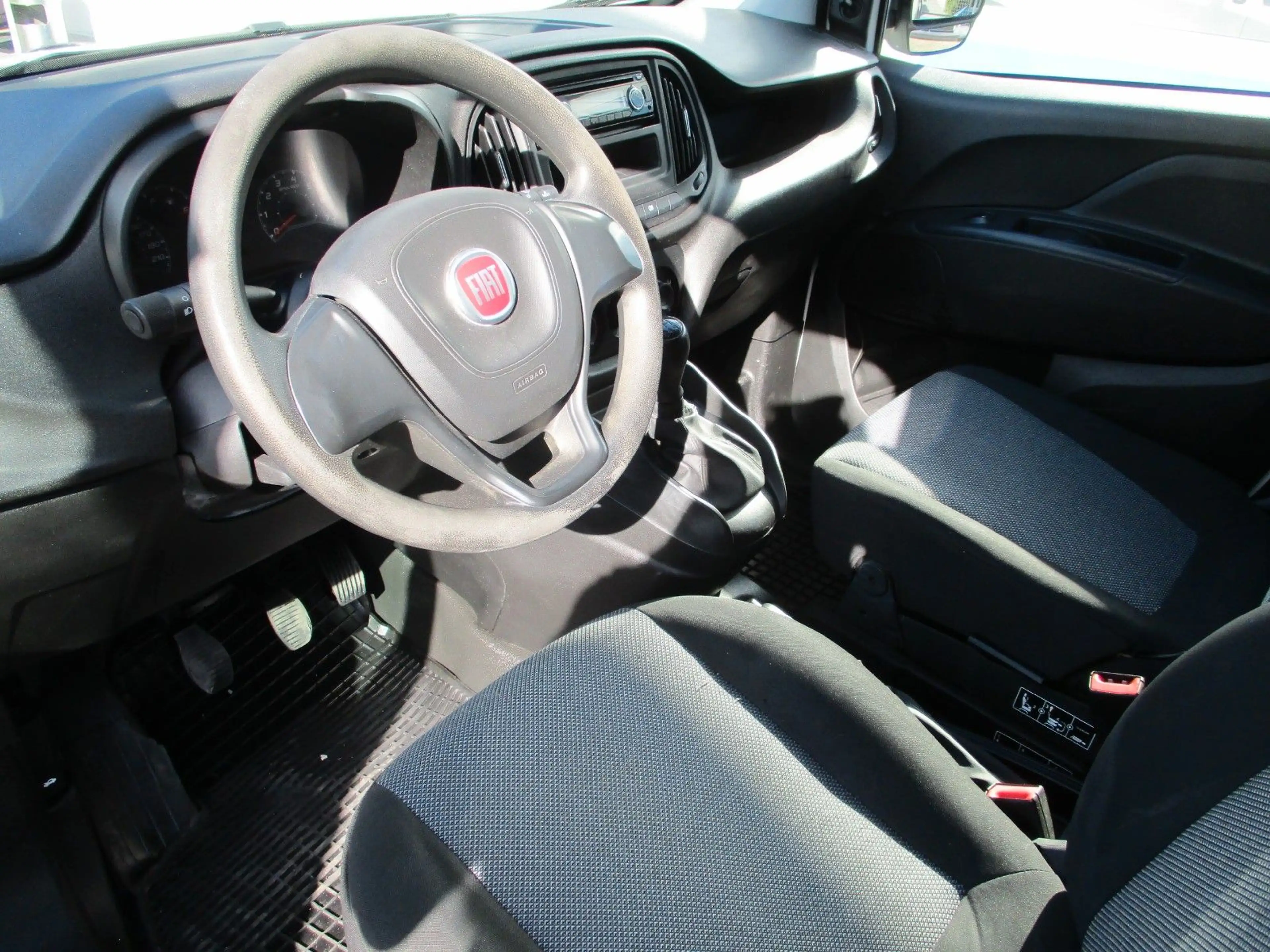 Fiat Doblo Doblò Basis Kasten+Trenngitter+HU neu — photo 10