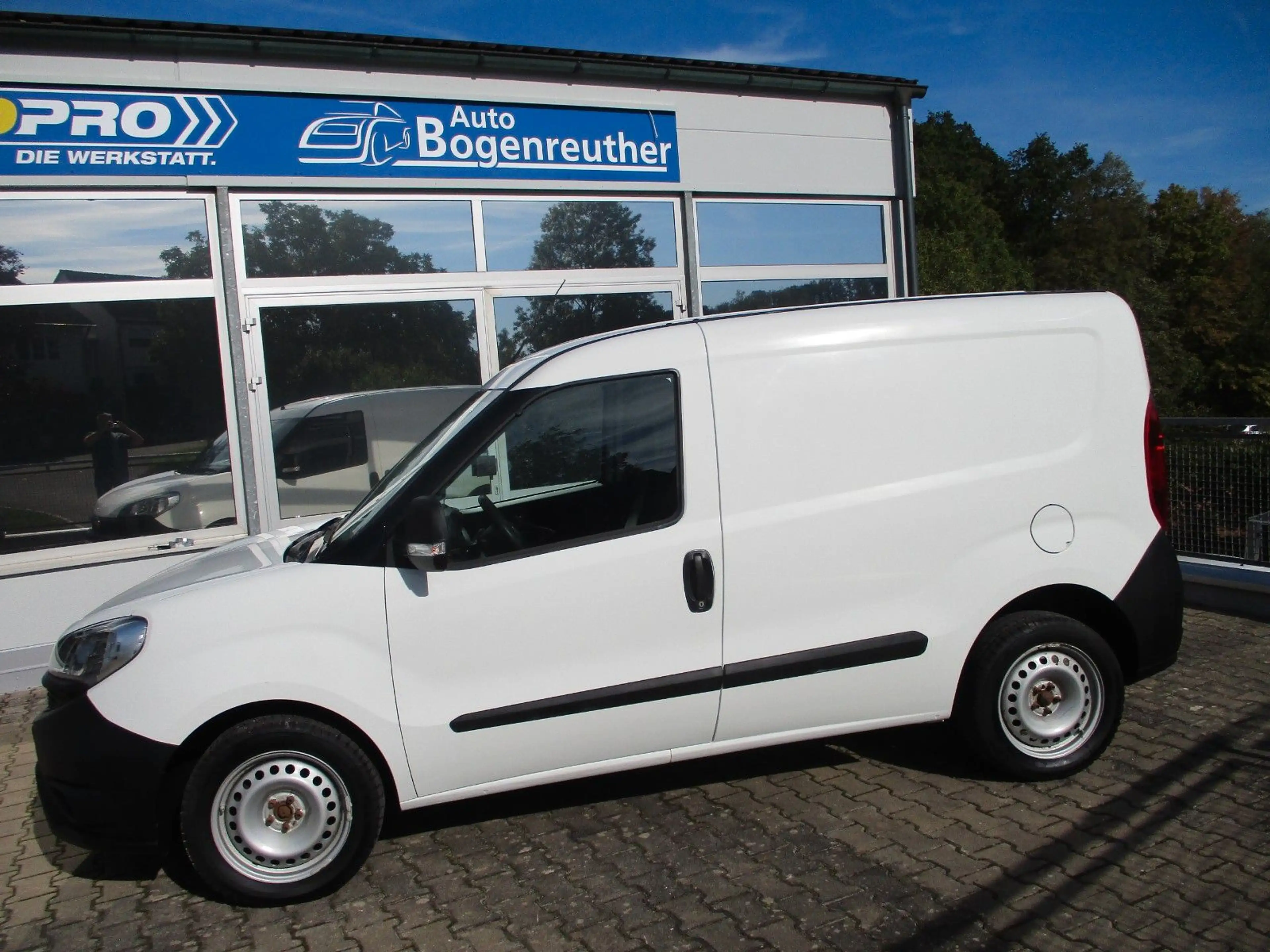 Fiat Doblo Doblò Basis Kasten+Trenngitter+HU neu — photo 9
