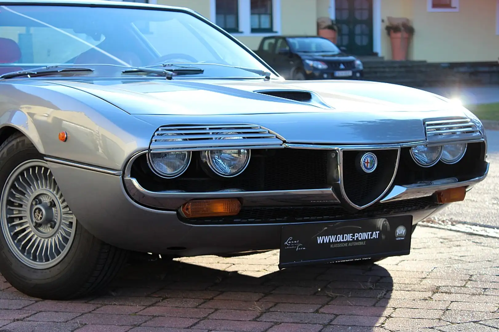 Alfa Romeo Montreal Plateado - 2