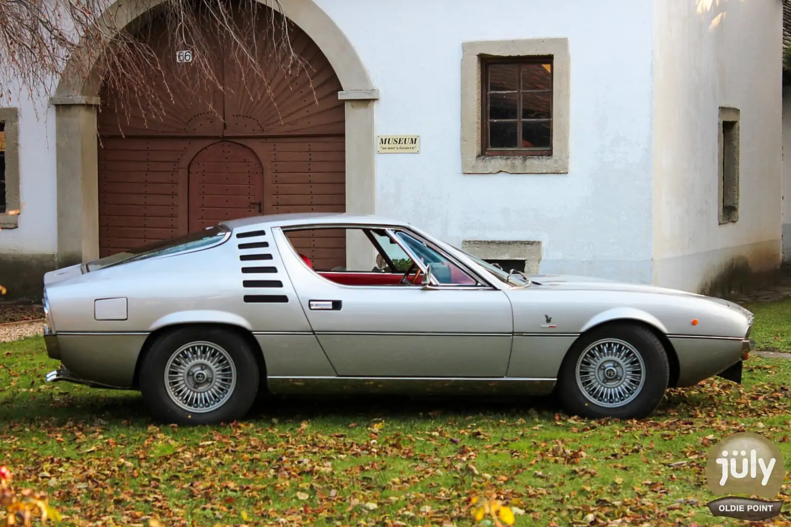 Alfa Romeo Sonstige Montreal - eine restaurierte, italienische Legende Grau - 2