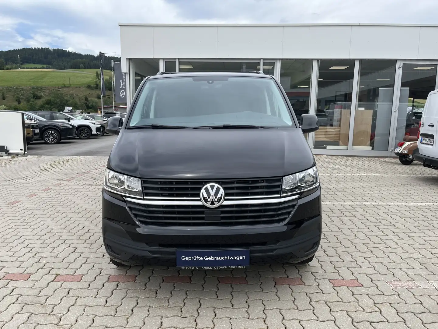 Volkswagen T6 Kombi FWD Doppelkabine Schwarz - 2